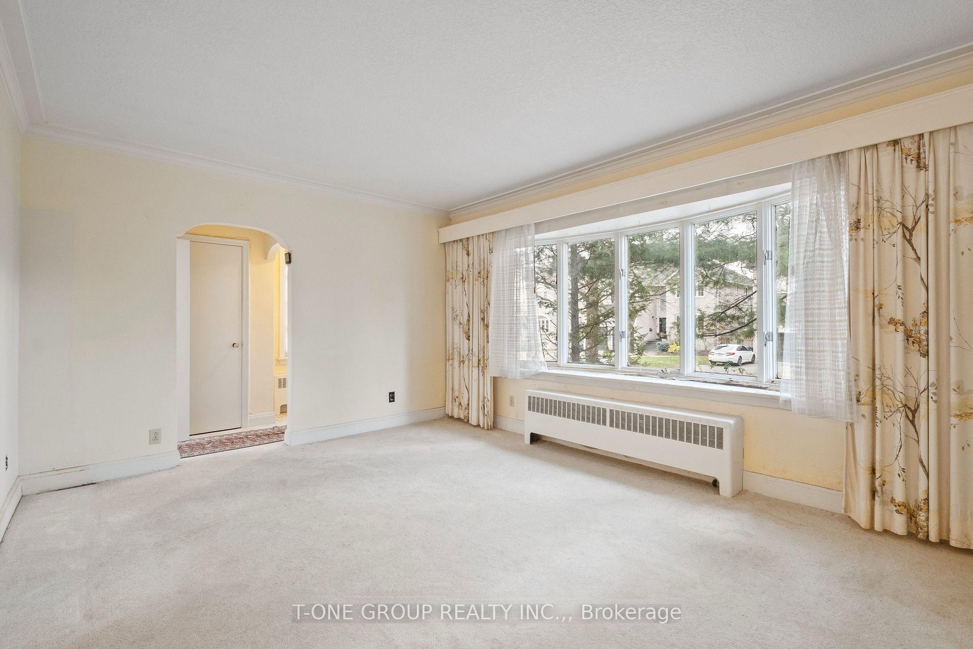 Photo 9 of 302 Spring Garden Avenue, North York, Willowdale East — HOMEH