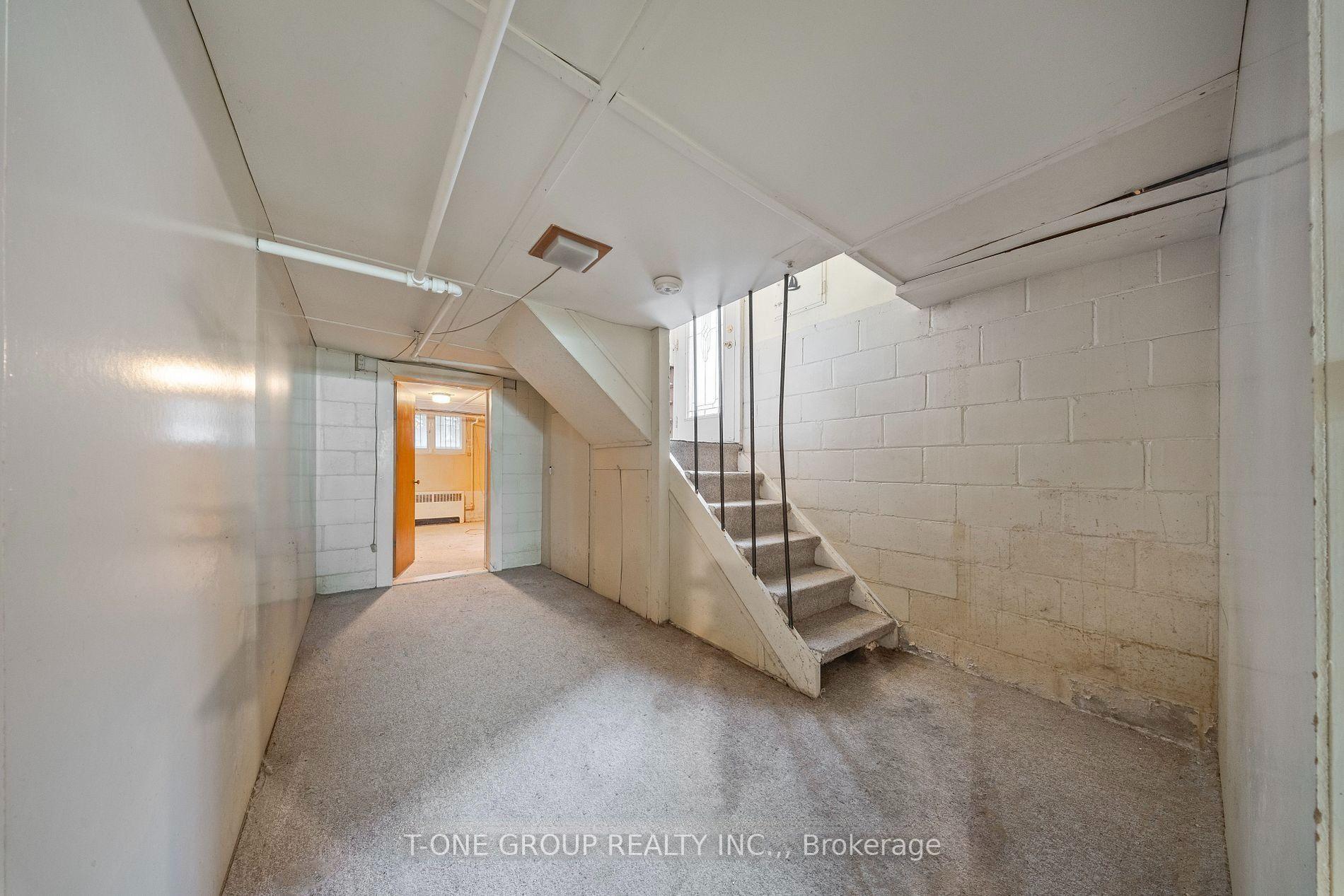 Photo 19 of 302 Spring Garden Avenue, North York, Willowdale East — HOMEH
