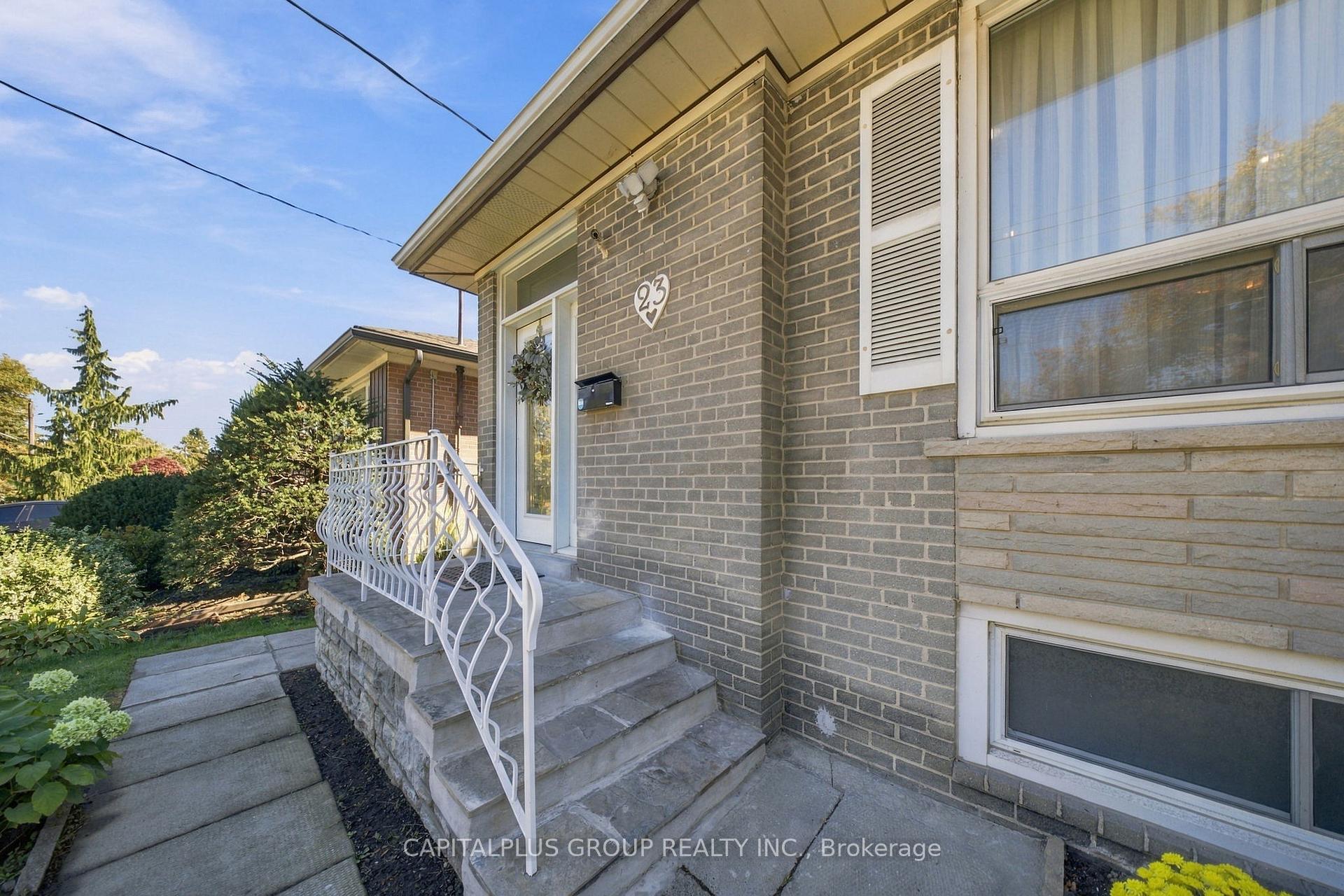 Photo 5 of 23 Gentian Drive, Etobicoke, Eringate-Centennial-West Deane — HOMEH