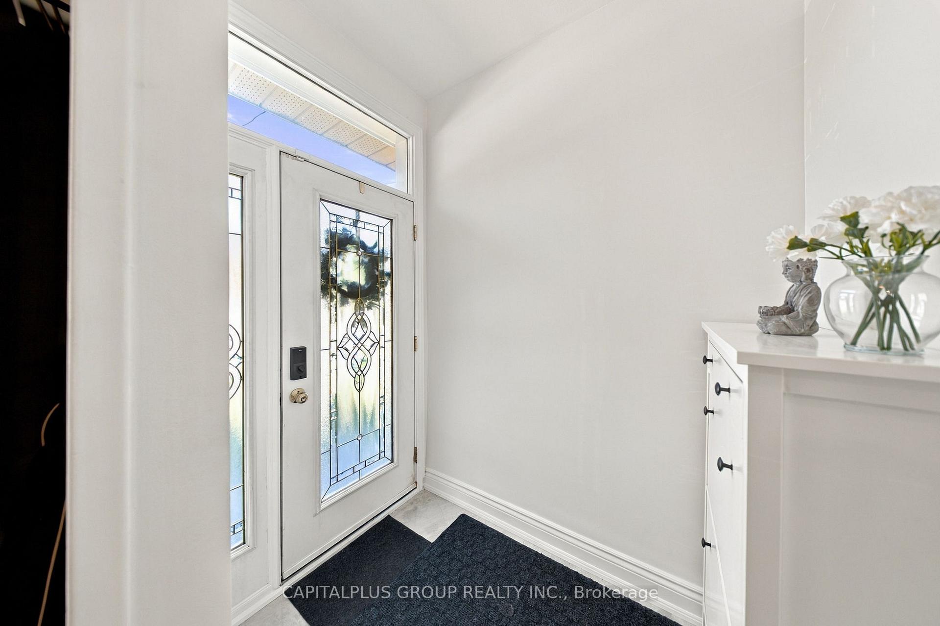 Photo 6 of 23 Gentian Drive, Etobicoke, Eringate-Centennial-West Deane — HOMEH