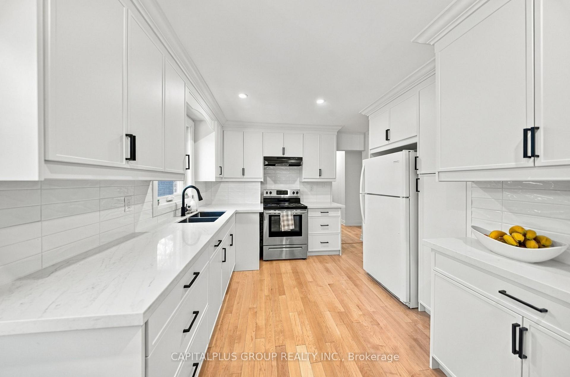 Photo 8 of 23 Gentian Drive, Etobicoke, Eringate-Centennial-West Deane — HOMEH
