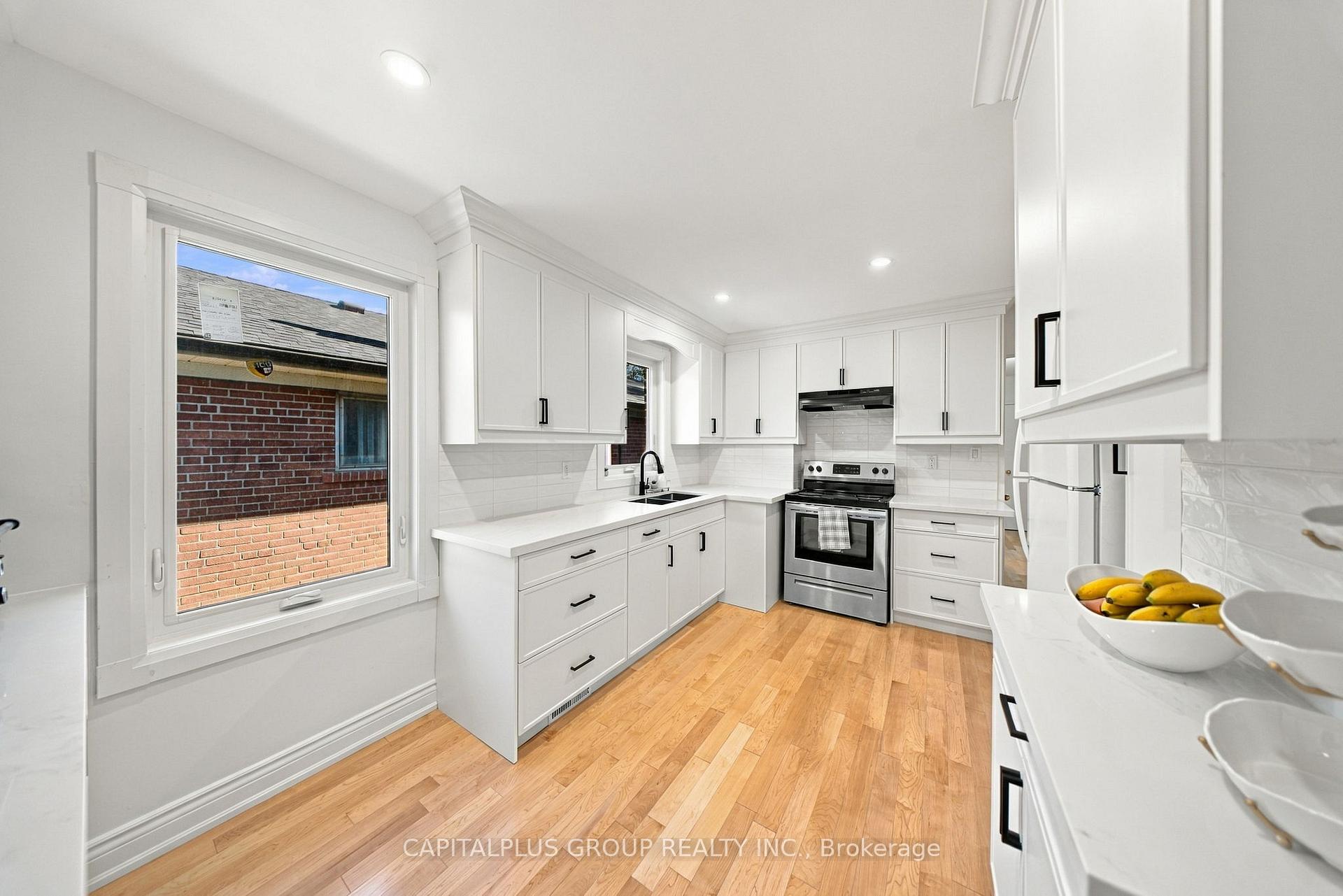 Photo 9 of 23 Gentian Drive, Etobicoke, Eringate-Centennial-West Deane — HOMEH