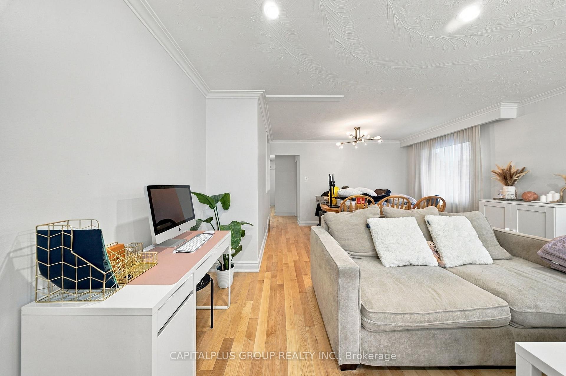 Photo 13 of 23 Gentian Drive, Etobicoke, Eringate-Centennial-West Deane — HOMEH