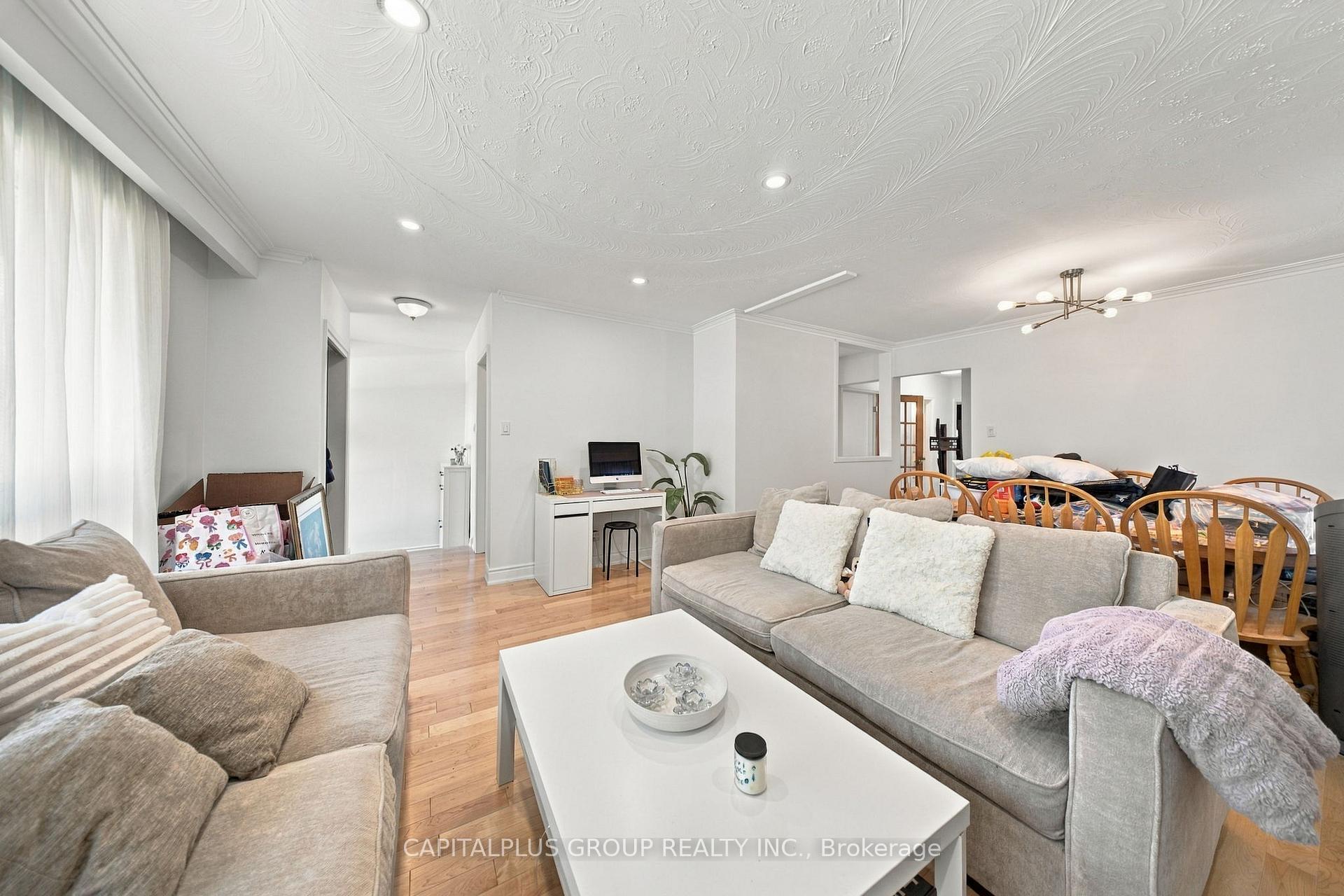 Photo 17 of 23 Gentian Drive, Etobicoke, Eringate-Centennial-West Deane — HOMEH