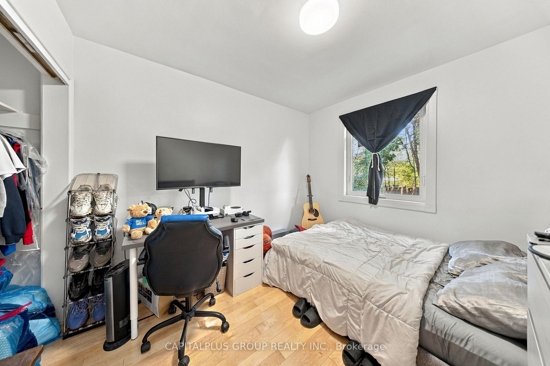 Photo 19 of 23 Gentian Drive, Etobicoke, Eringate-Centennial-West Deane — HOMEH
