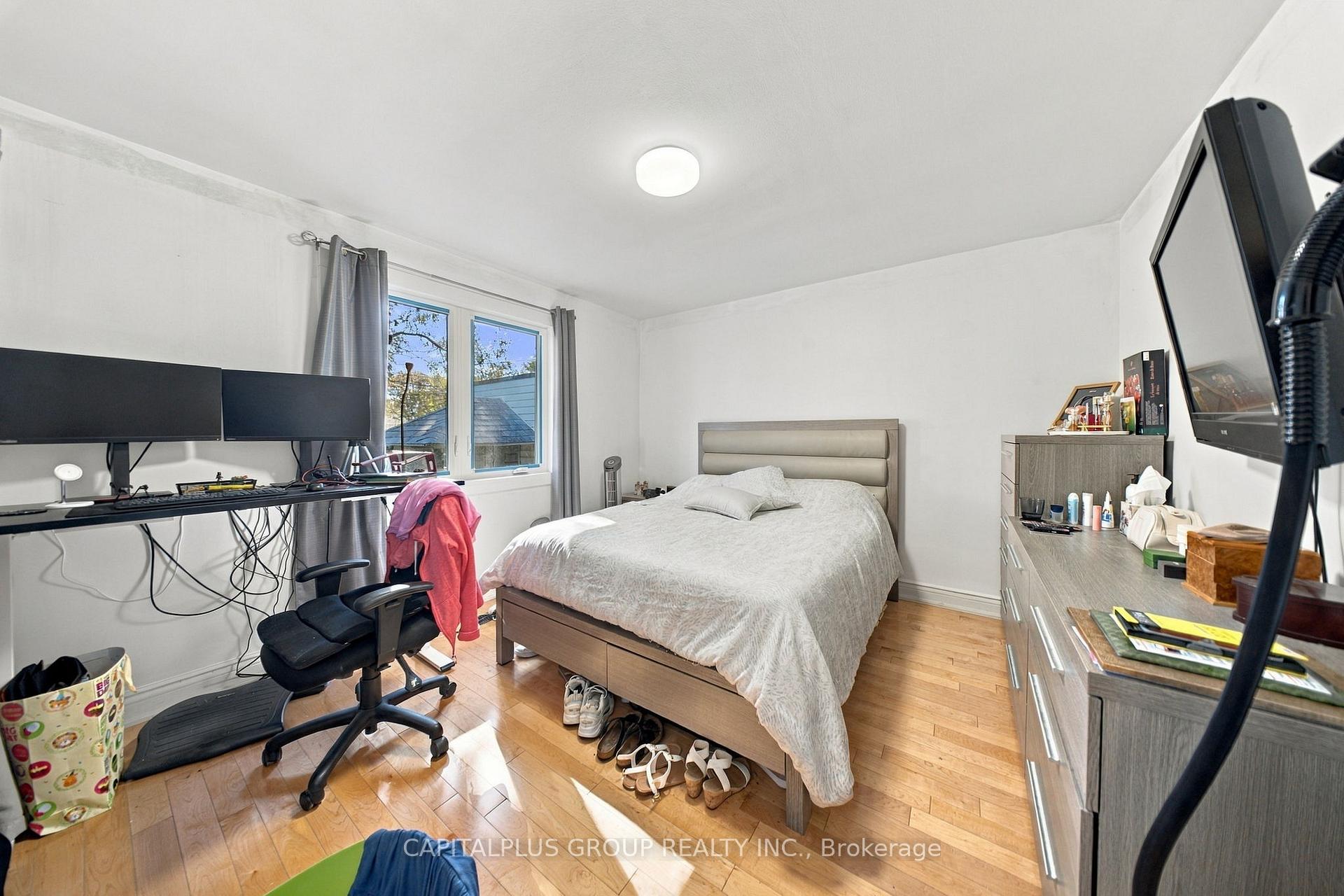 Photo 20 of 23 Gentian Drive, Etobicoke, Eringate-Centennial-West Deane — HOMEH