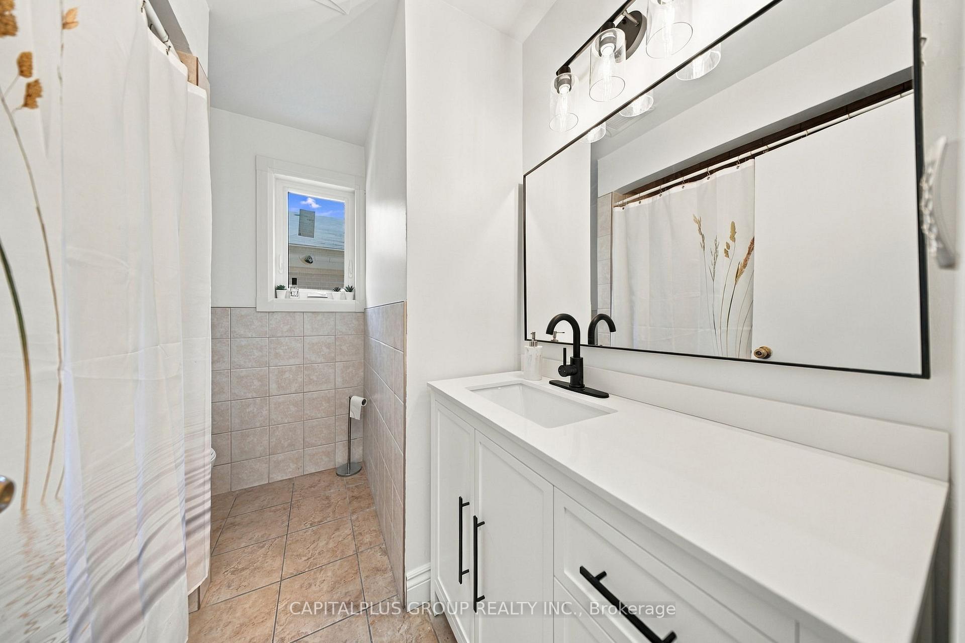 Photo 22 of 23 Gentian Drive, Etobicoke, Eringate-Centennial-West Deane — HOMEH