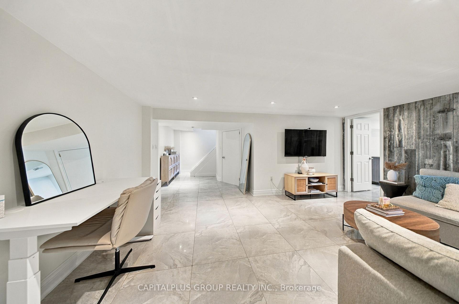 Photo 32 of 23 Gentian Drive, Etobicoke, Eringate-Centennial-West Deane — HOMEH