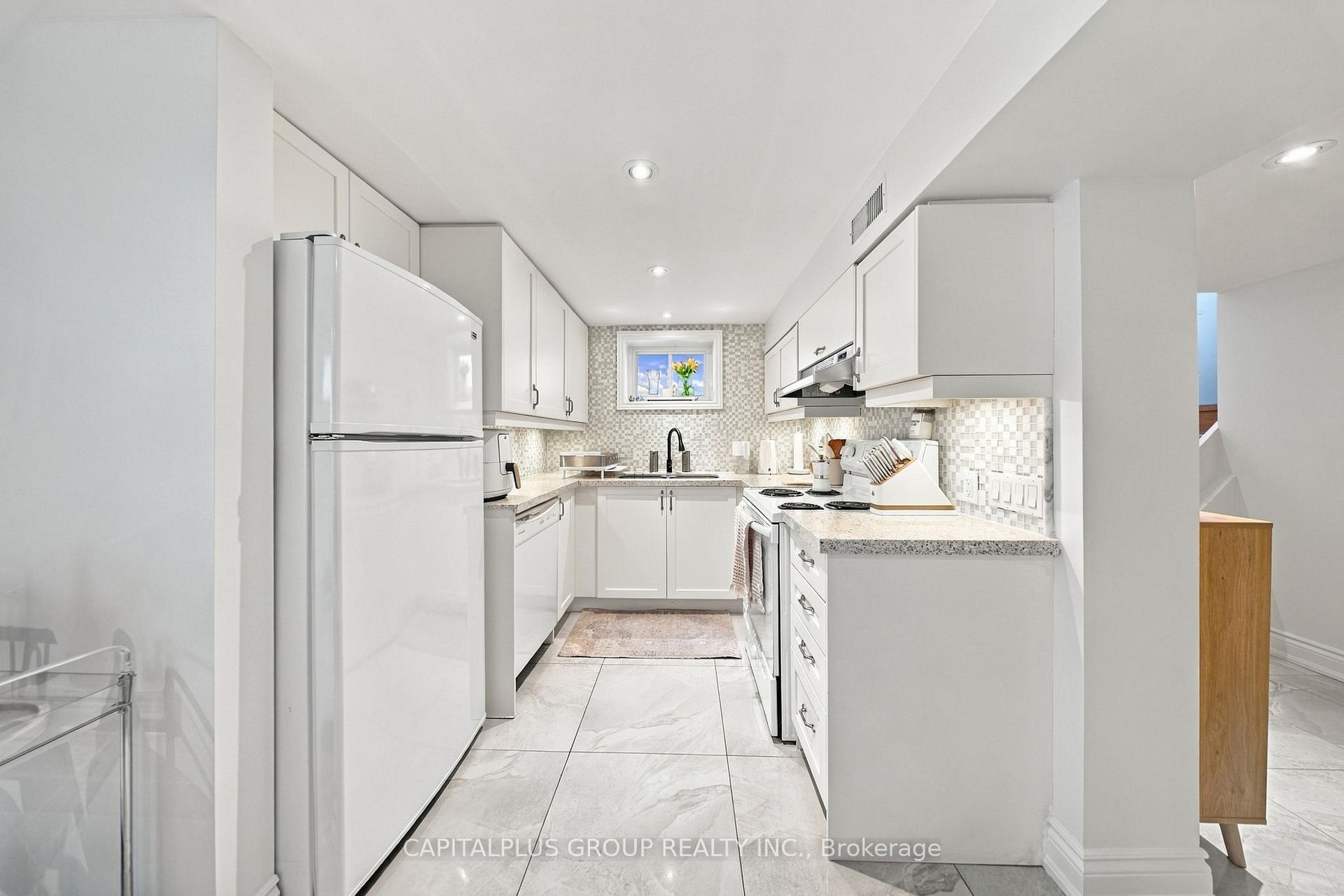Photo 35 of 23 Gentian Drive, Etobicoke, Eringate-Centennial-West Deane — HOMEH