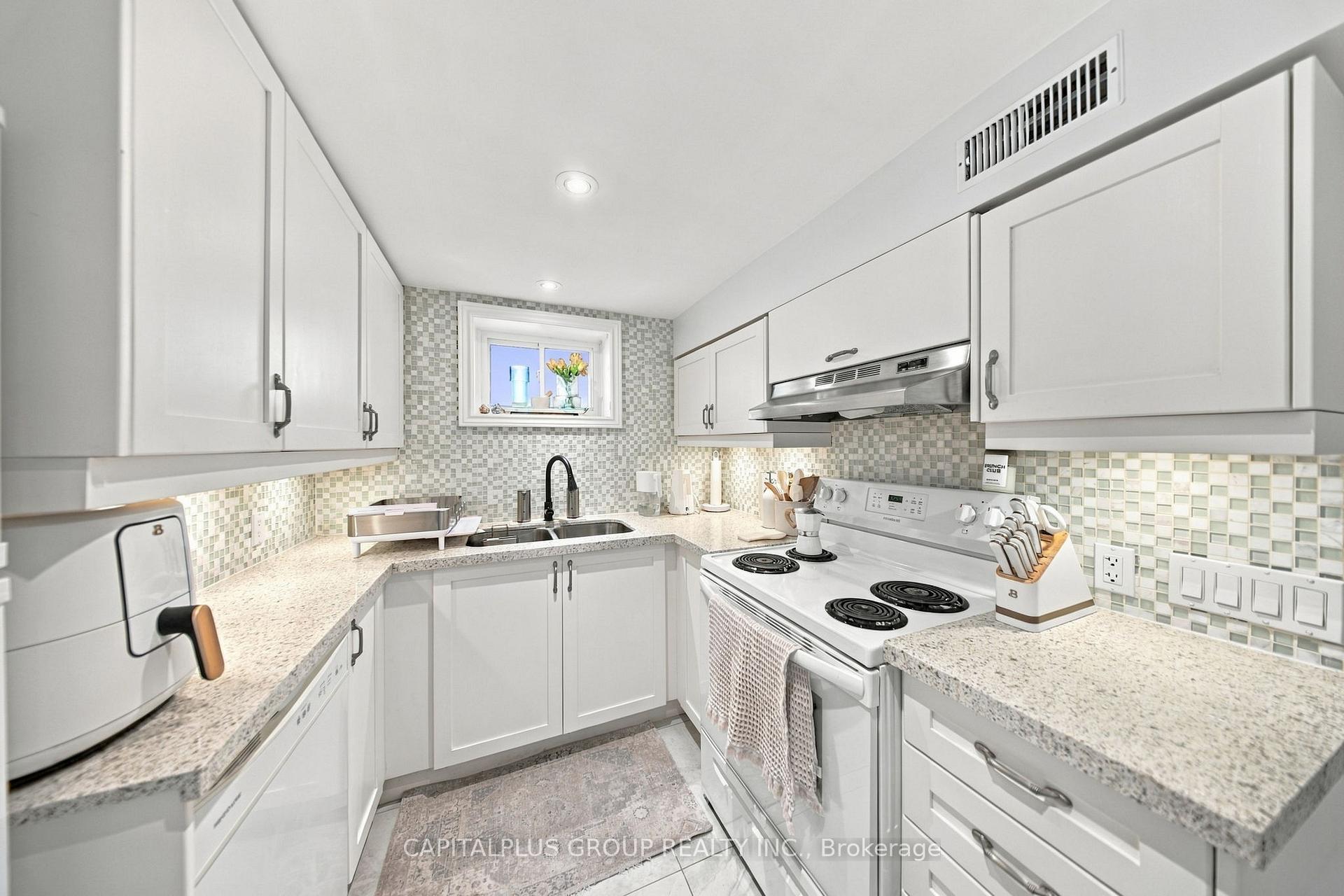 Photo 37 of 23 Gentian Drive, Etobicoke, Eringate-Centennial-West Deane — HOMEH