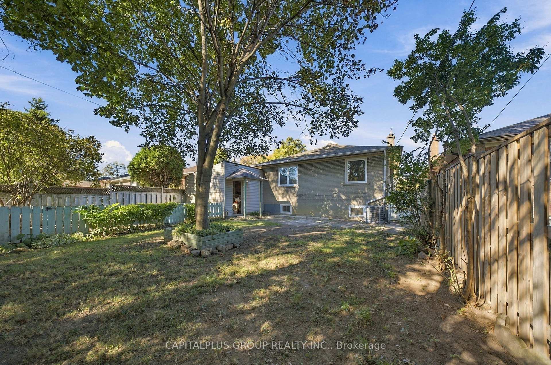 Photo 41 of 23 Gentian Drive, Etobicoke, Eringate-Centennial-West Deane — HOMEH