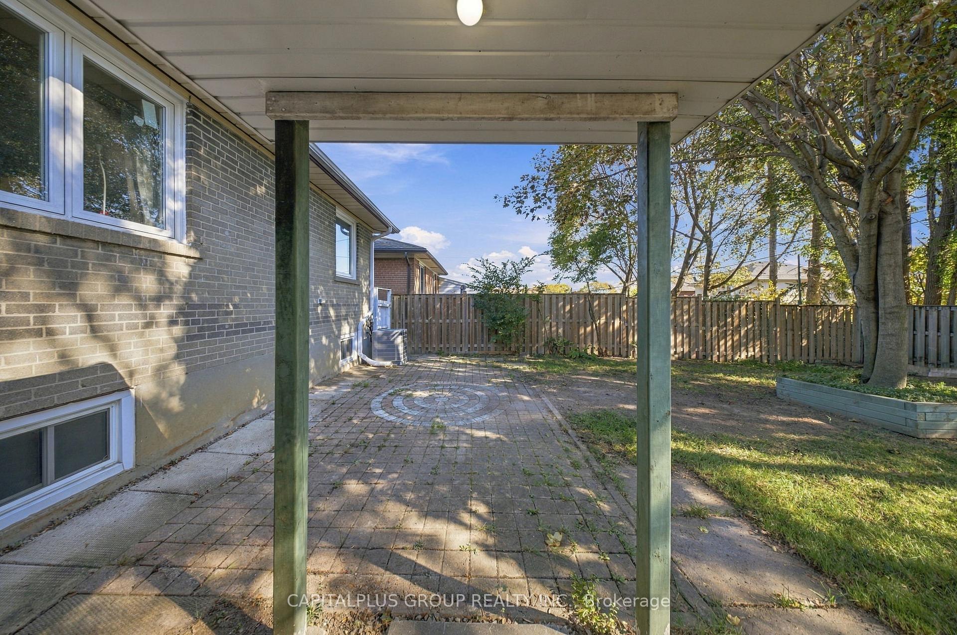 Photo 45 of 23 Gentian Drive, Etobicoke, Eringate-Centennial-West Deane — HOMEH