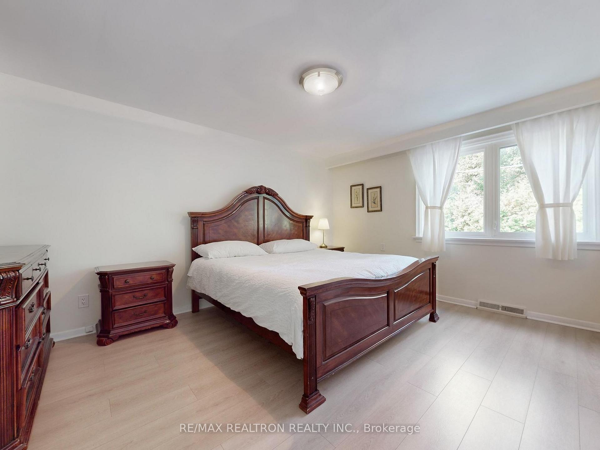 Photo 8 of 46 Palomino Crescent, North York, Bayview Village — HOMEH