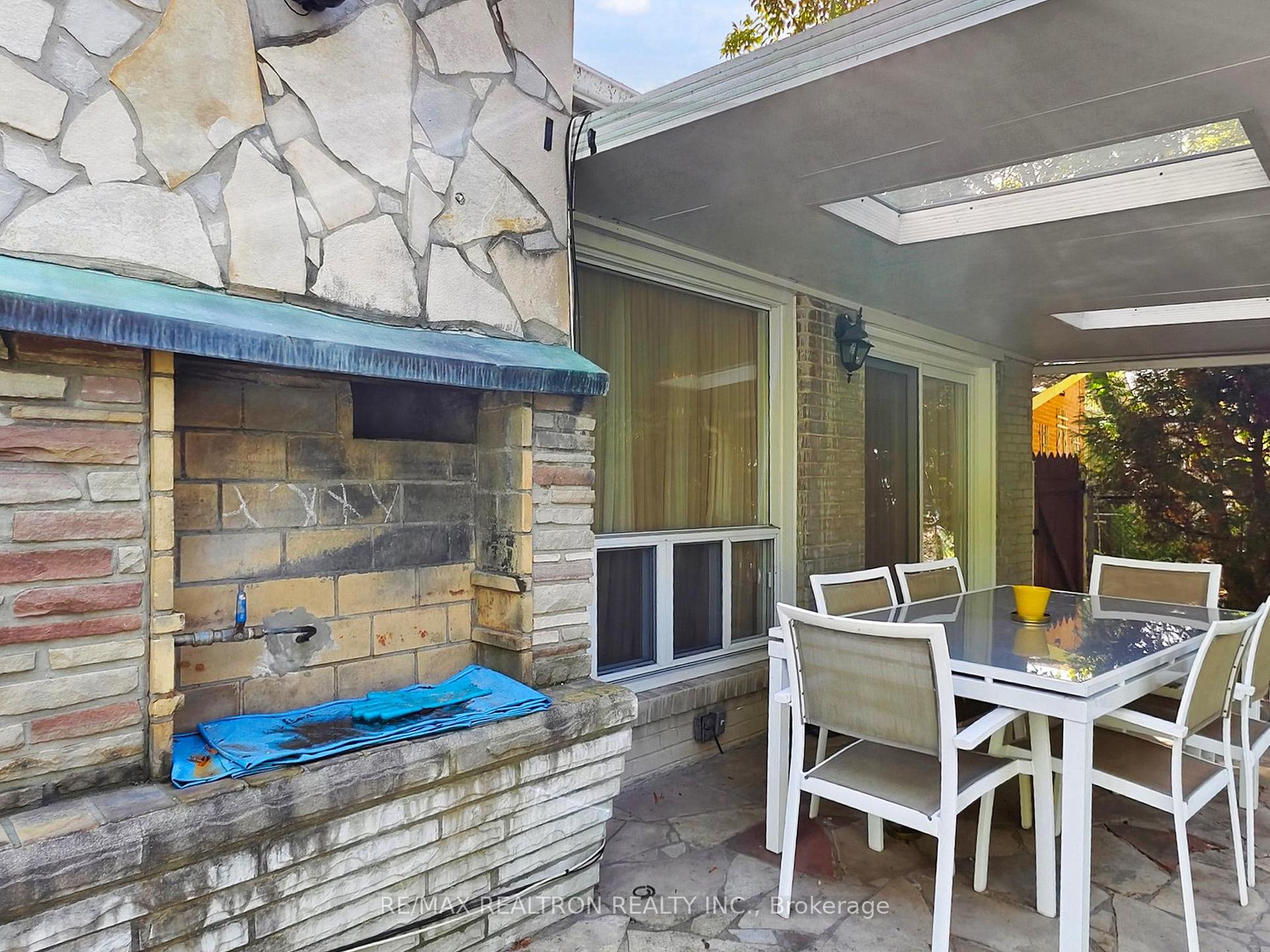 Photo 11 of 46 Palomino Crescent, North York, Bayview Village — HOMEH