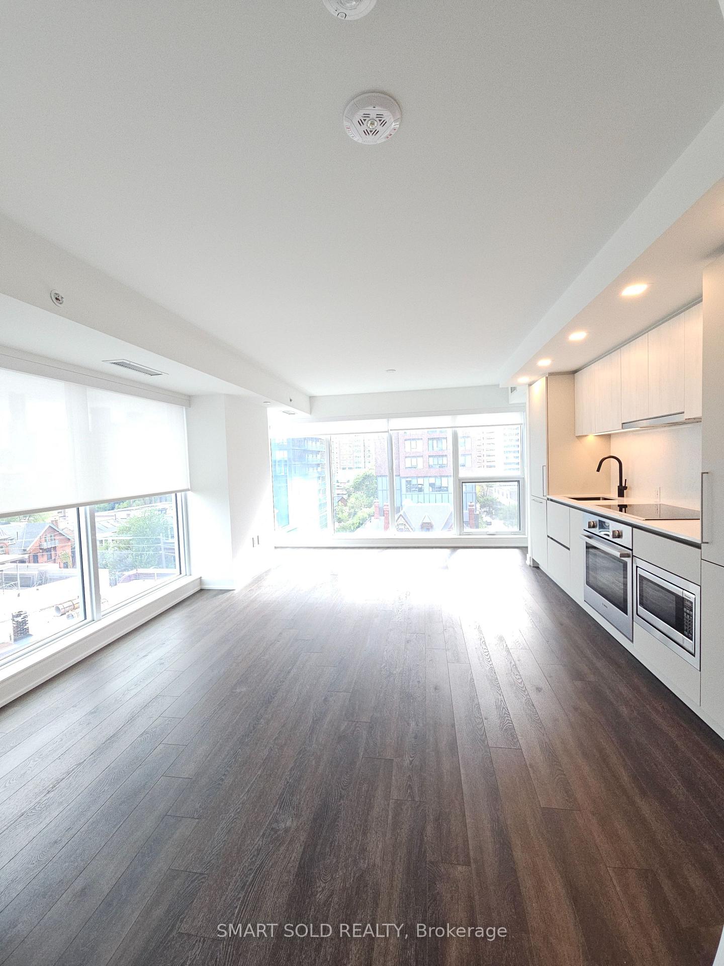 Photo 2 of Unit 702, 609 Sherbourne Street, Toronto, North St. James Town — HOMEH