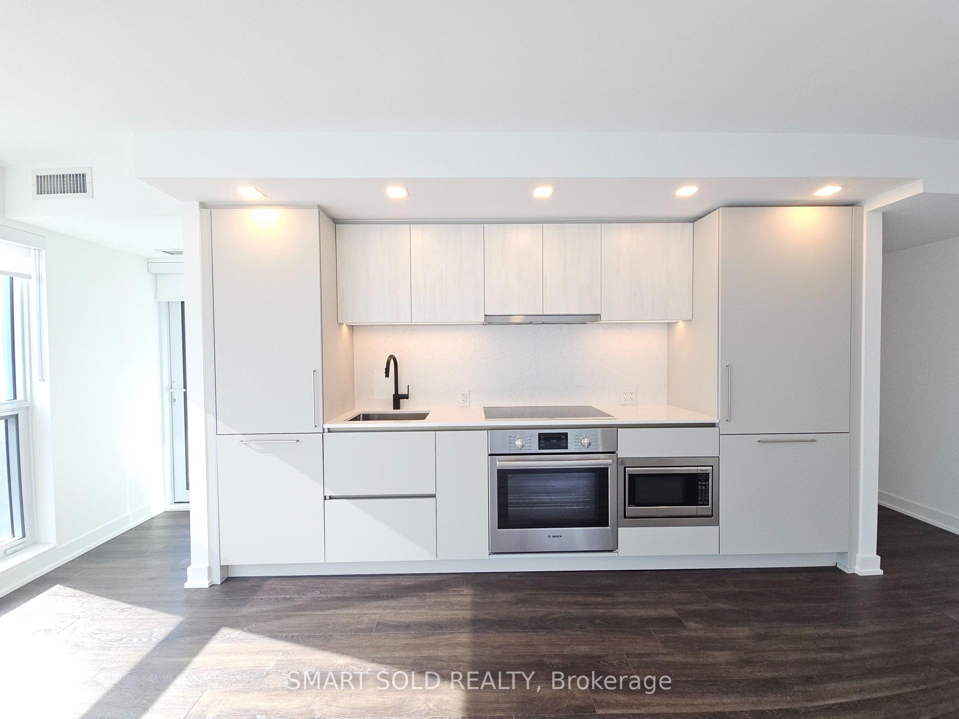 Photo 4 of Unit 702, 609 Sherbourne Street, Toronto, North St. James Town — HOMEH