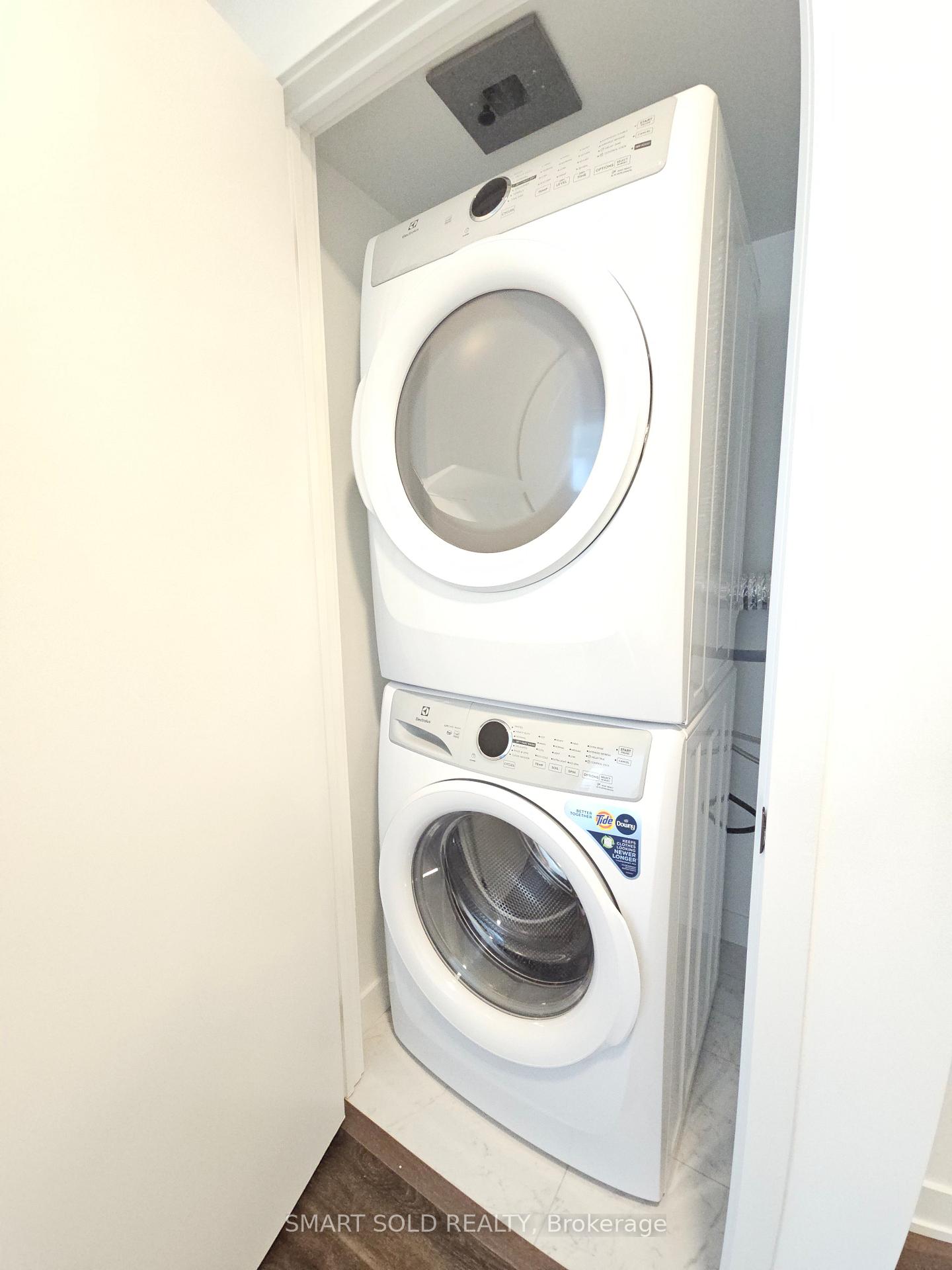 Photo 13 of Unit 702, 609 Sherbourne Street, Toronto, North St. James Town — HOMEH