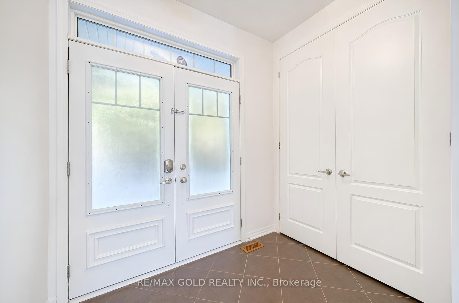 Photo 3 of 48 Bevington Road, Brampton, Northwest Brampton — HOMEH