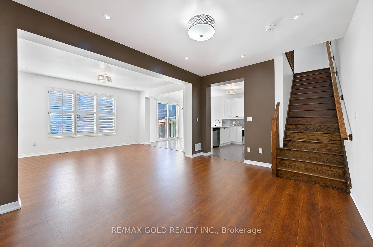 Photo 9 of 48 Bevington Road, Brampton, Northwest Brampton — HOMEH