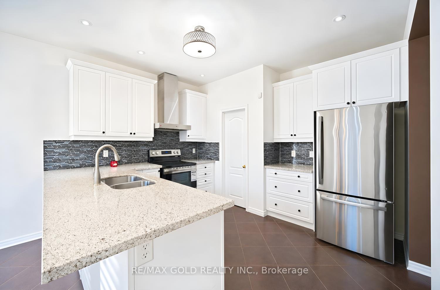 Photo 16 of 48 Bevington Road, Brampton, Northwest Brampton — HOMEH