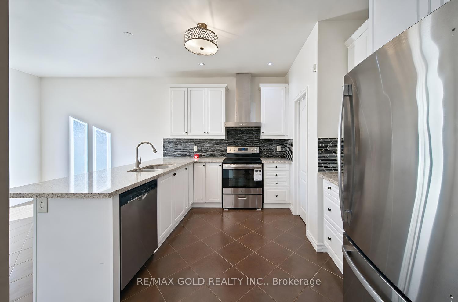 Photo 17 of 48 Bevington Road, Brampton, Northwest Brampton — HOMEH