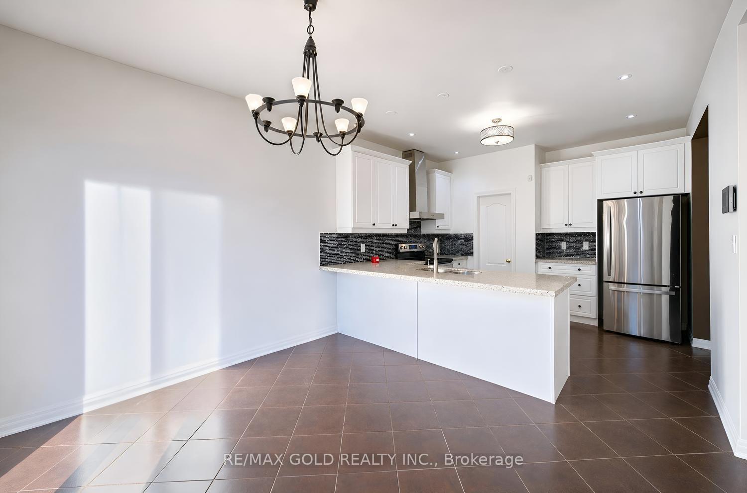 Photo 18 of 48 Bevington Road, Brampton, Northwest Brampton — HOMEH