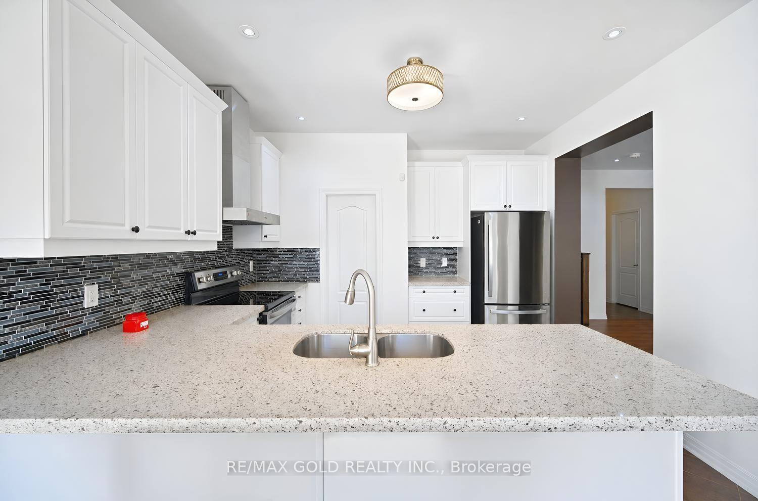 Photo 19 of 48 Bevington Road, Brampton, Northwest Brampton — HOMEH