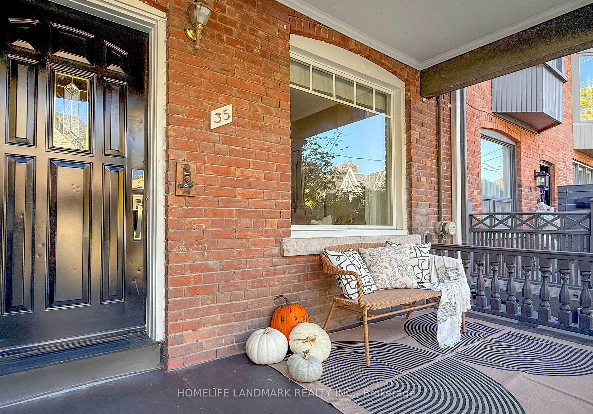 Photo 4 of 35 Dupont Street, Toronto, The Annex — HOMEH