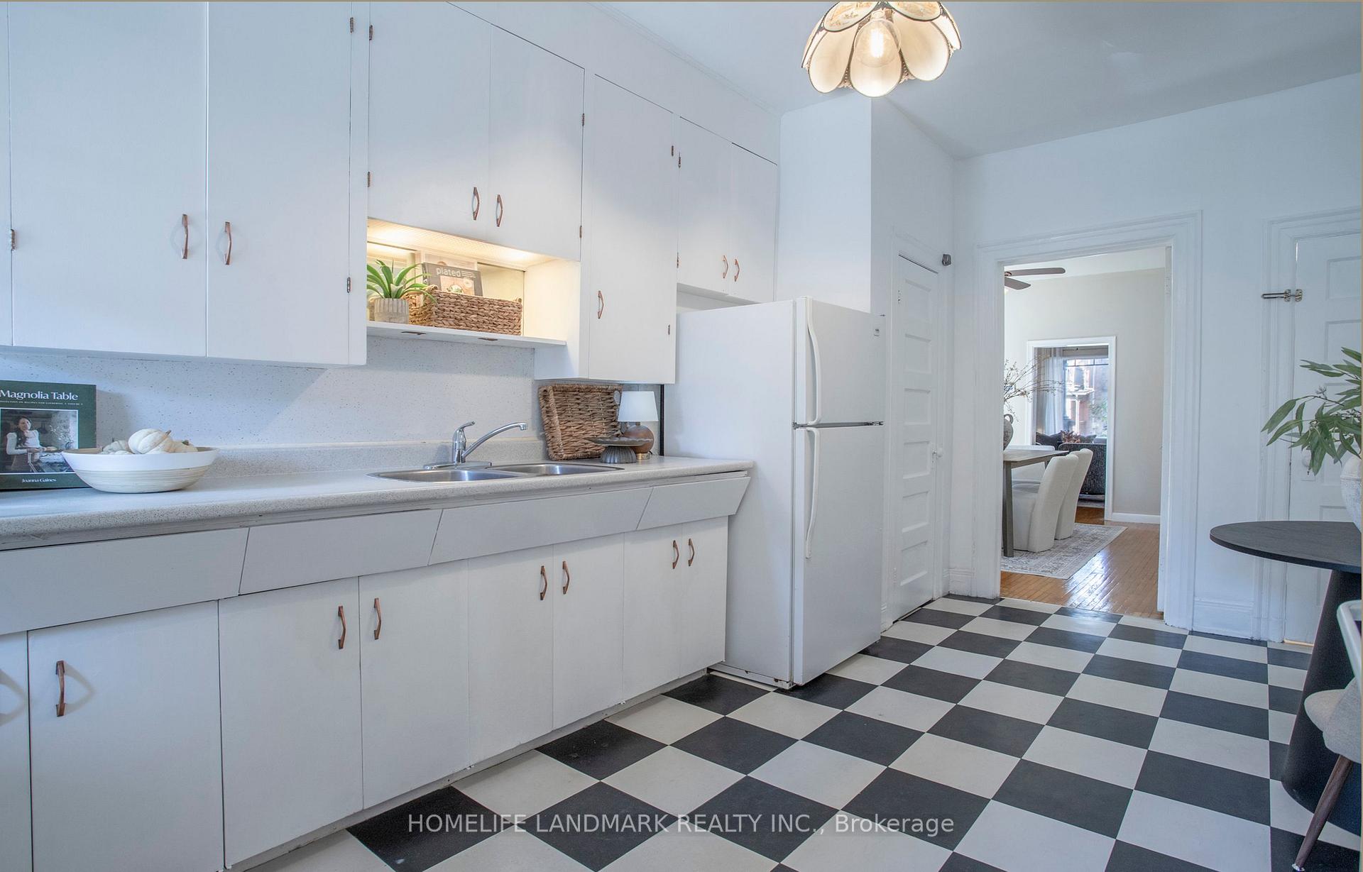 Photo 15 of 35 Dupont Street, Toronto, The Annex — HOMEH