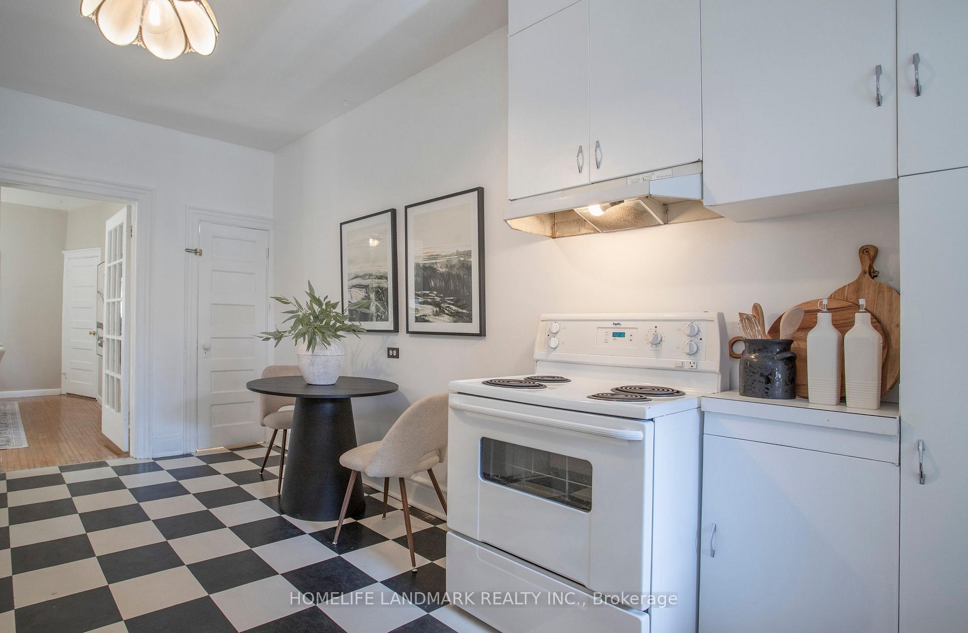 Photo 16 of 35 Dupont Street, Toronto, The Annex — HOMEH