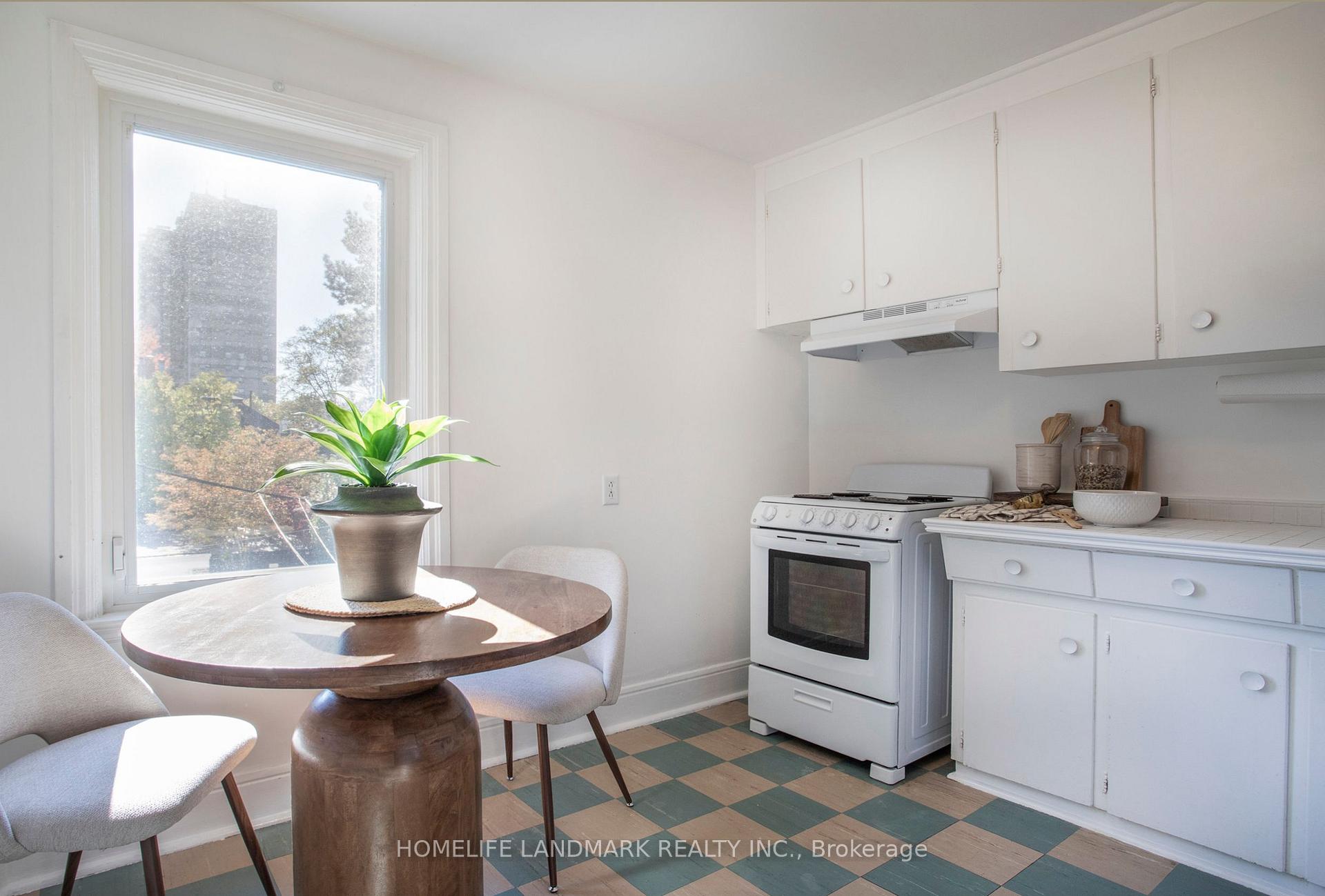 Photo 20 of 35 Dupont Street, Toronto, The Annex — HOMEH