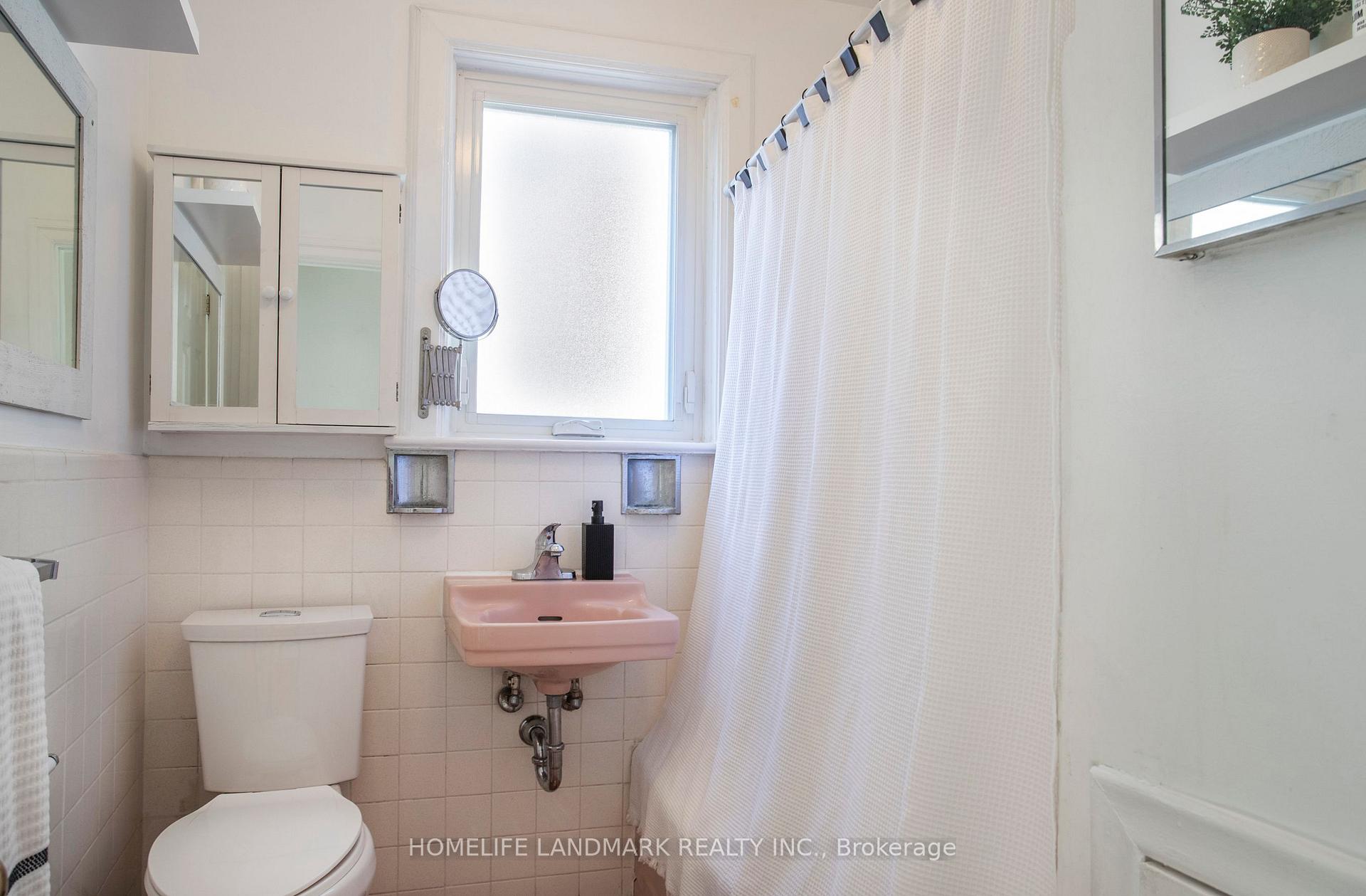 Photo 24 of 35 Dupont Street, Toronto, The Annex — HOMEH