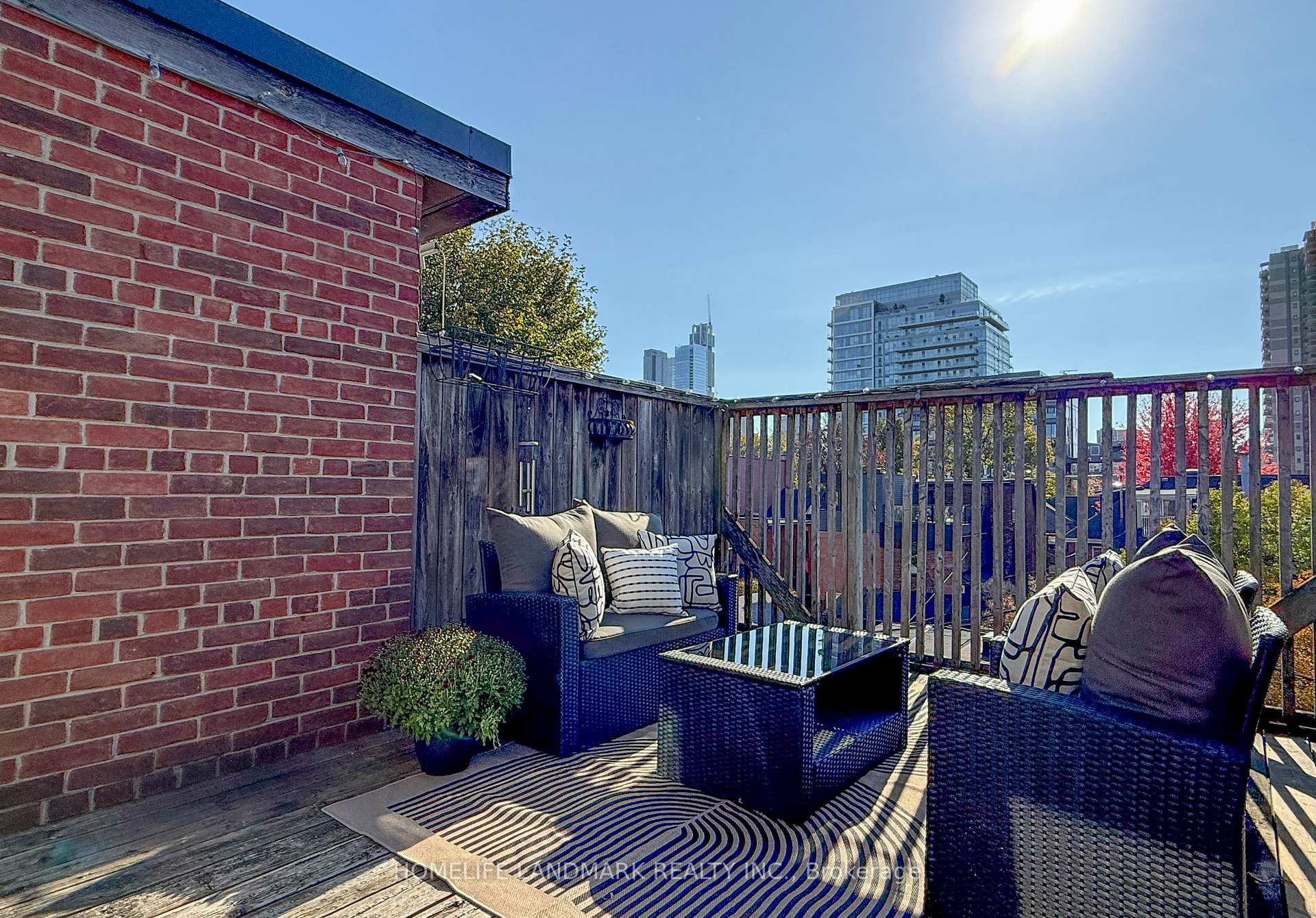 Photo 37 of 35 Dupont Street, Toronto, The Annex — HOMEH