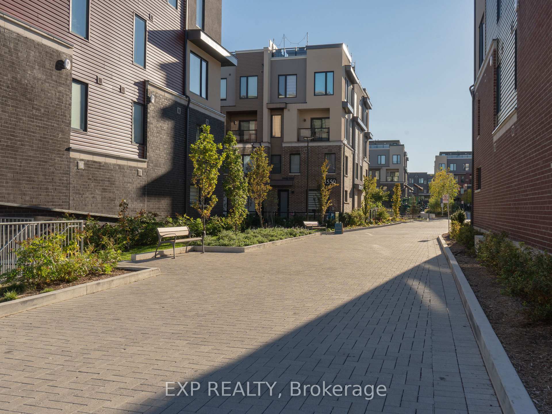 Photo 2 of Unit 19, 3566 Colonial Drive, Mississauga, Erin Mills — HOMEH