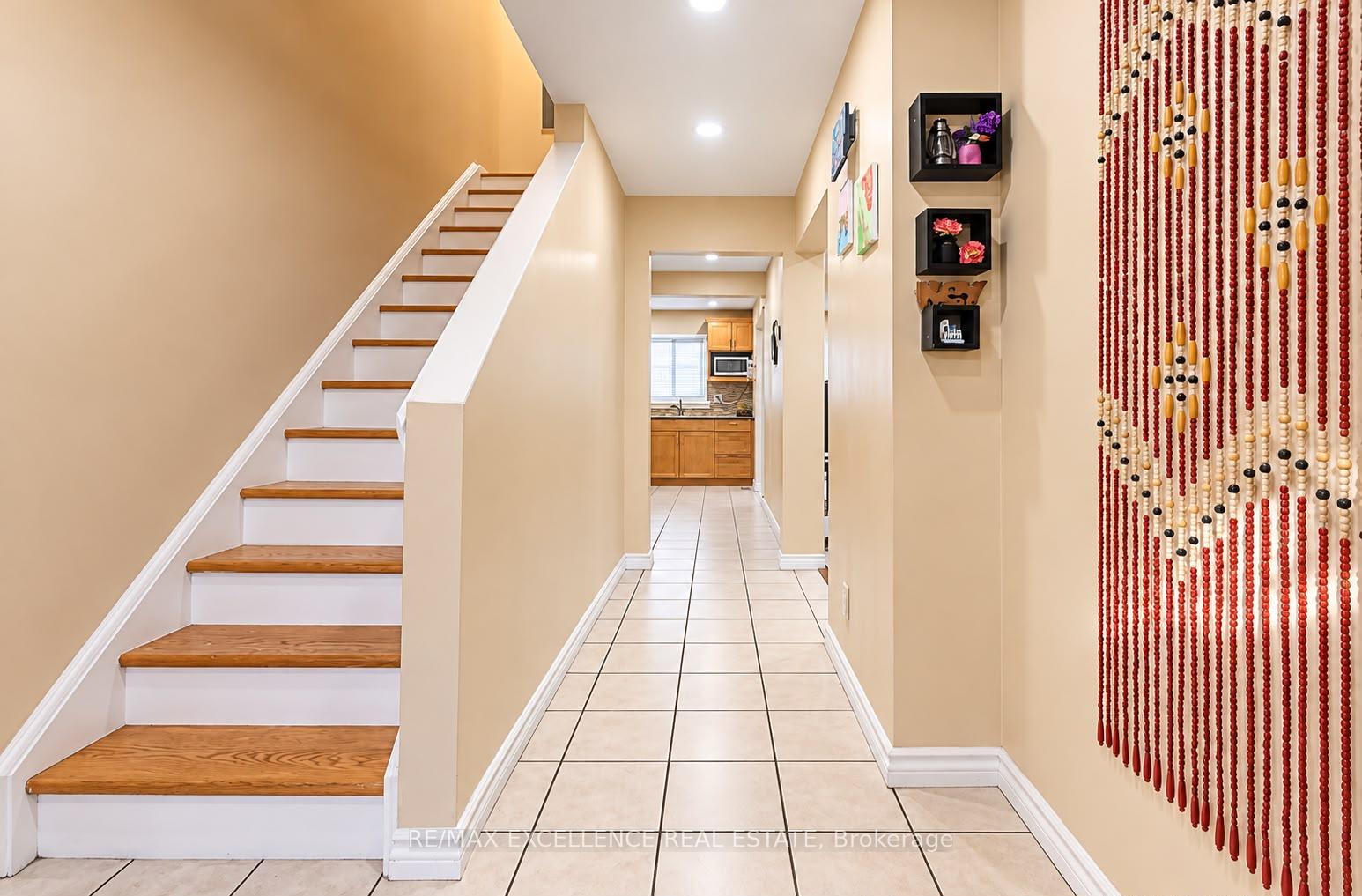 Photo 3 of 88 Fleetwood Crescent, Brampton, Southgate — HOMEH