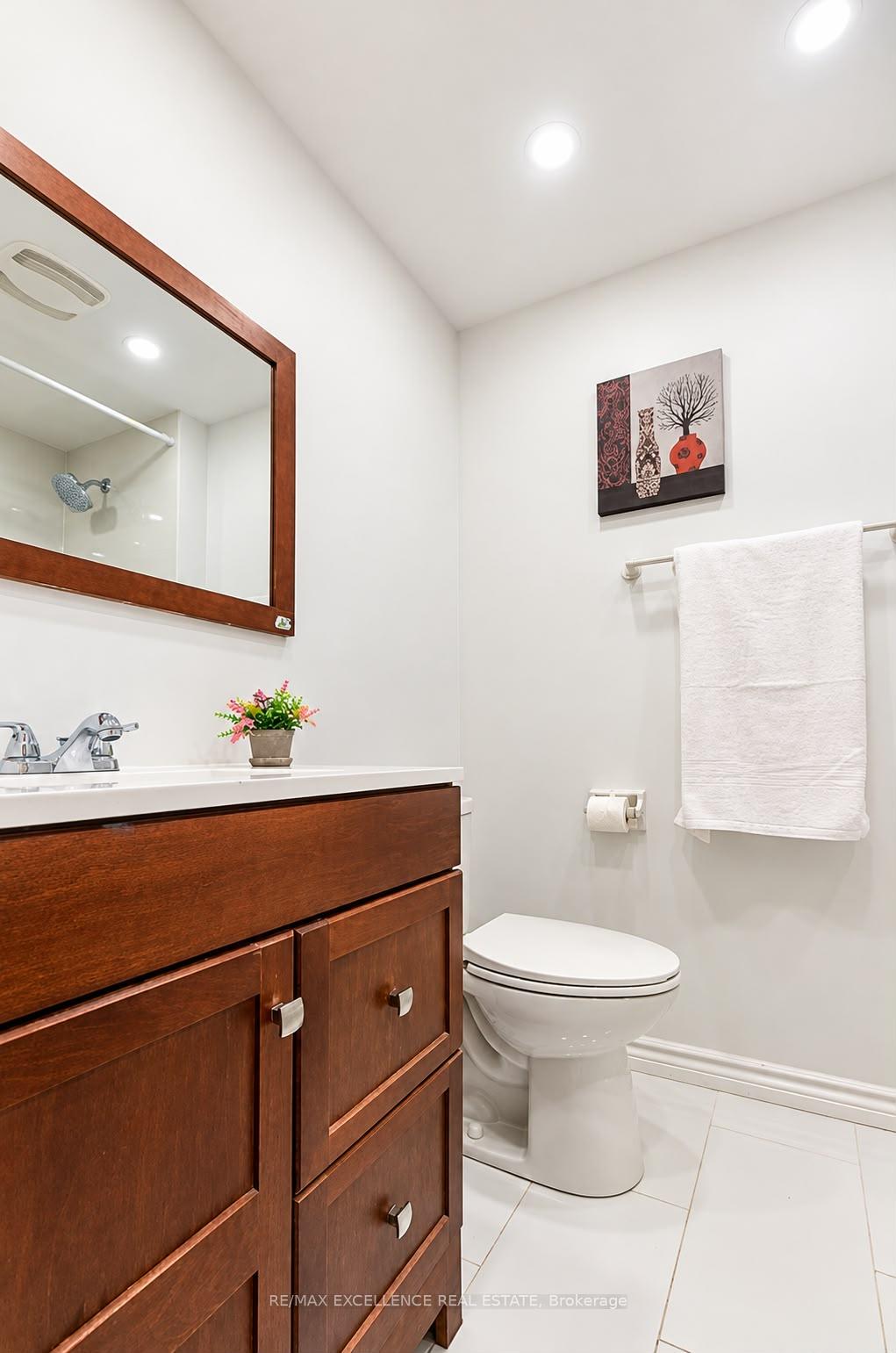 Photo 14 of 88 Fleetwood Crescent, Brampton, Southgate — HOMEH