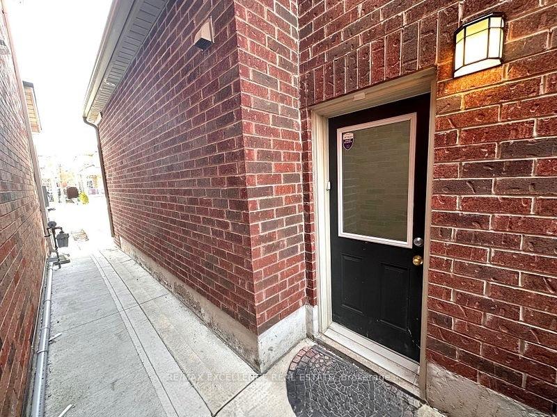 Photo 2 of Unit Bsmt, 106 Flurry Circle, Brampton, Credit Valley — HOMEH