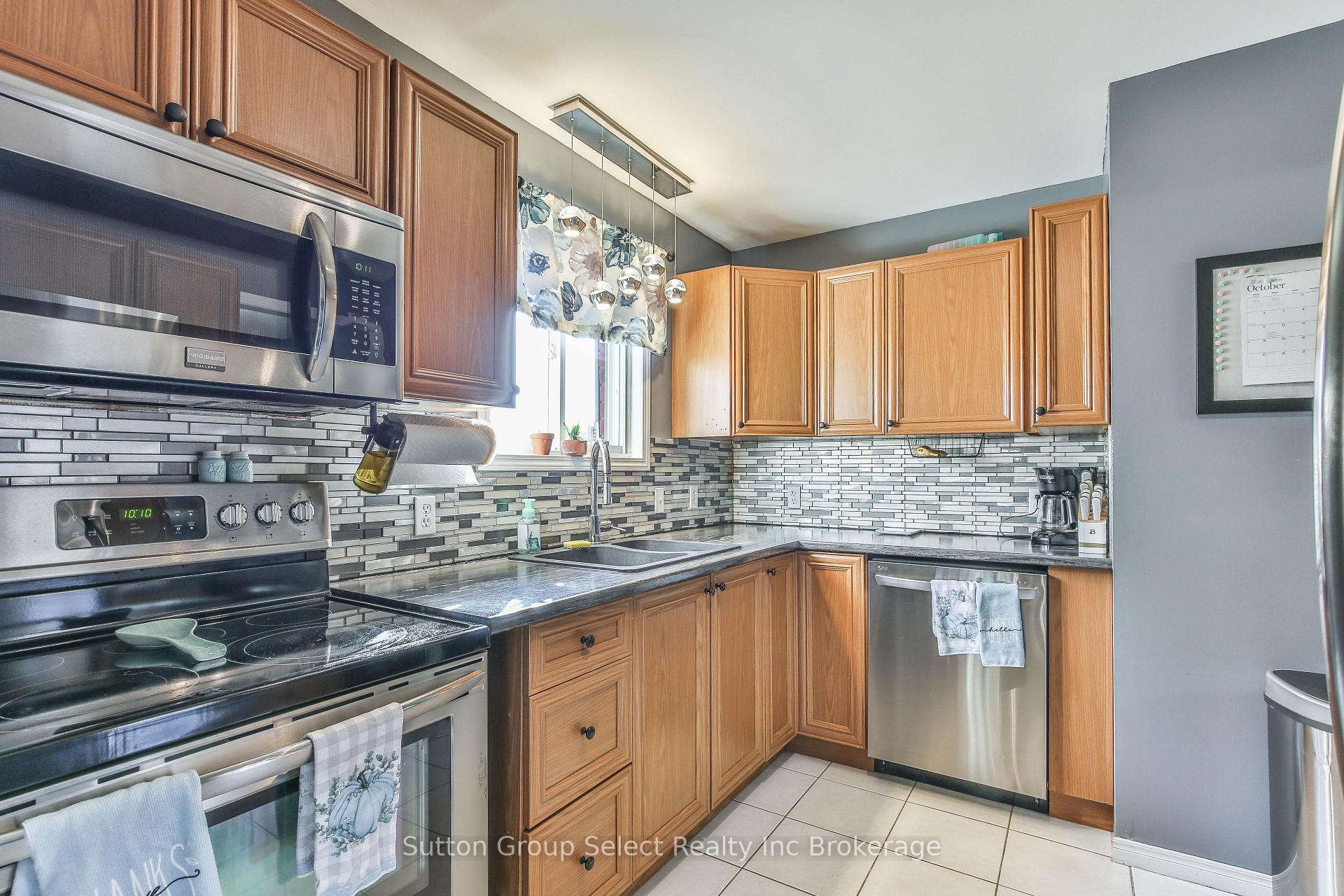 Photo 4 of 1126 Pearson Drive, Woodstock, Woodstock - North — HOMEH