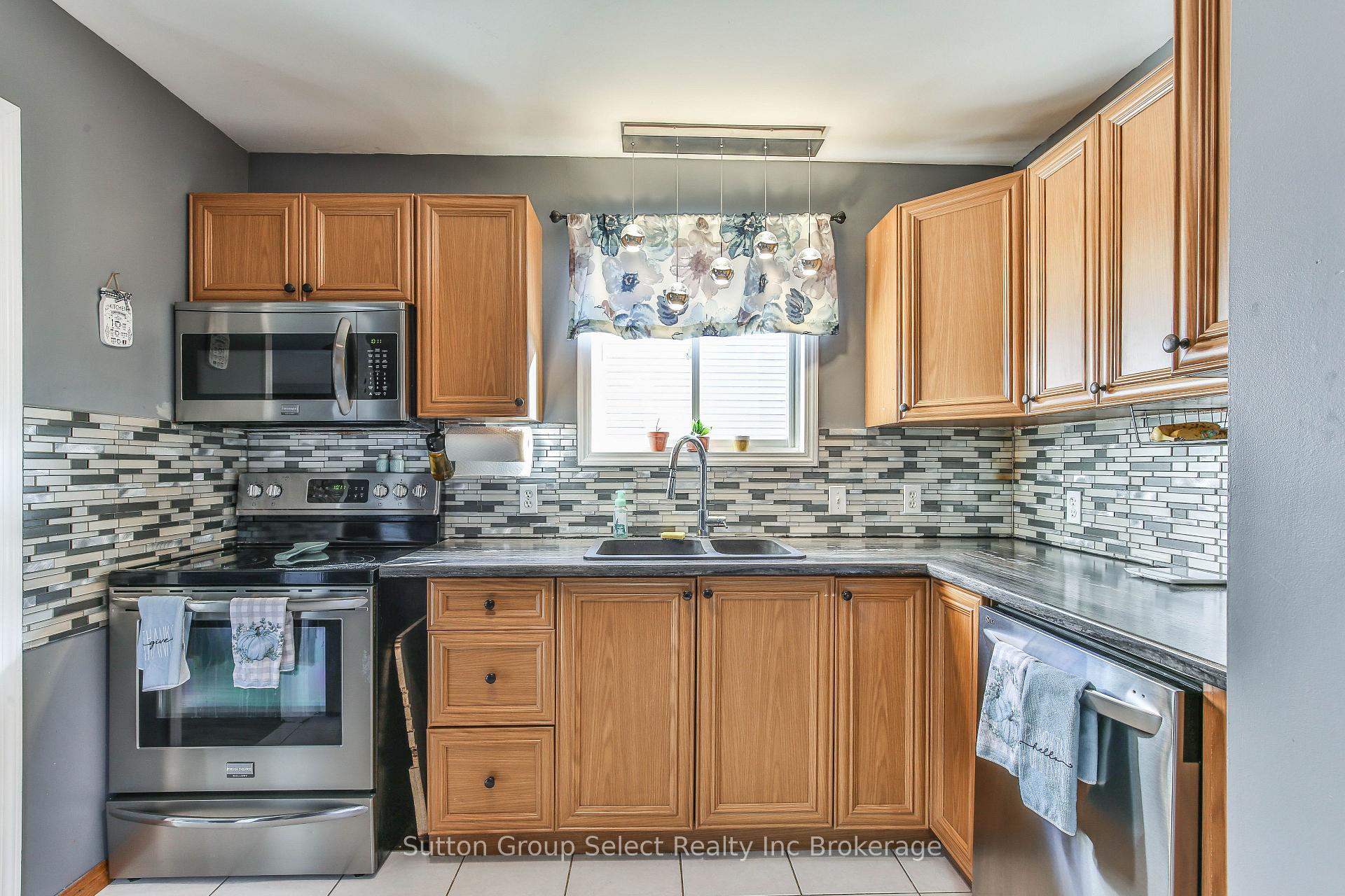 Photo 6 of 1126 Pearson Drive, Woodstock, Woodstock - North — HOMEH
