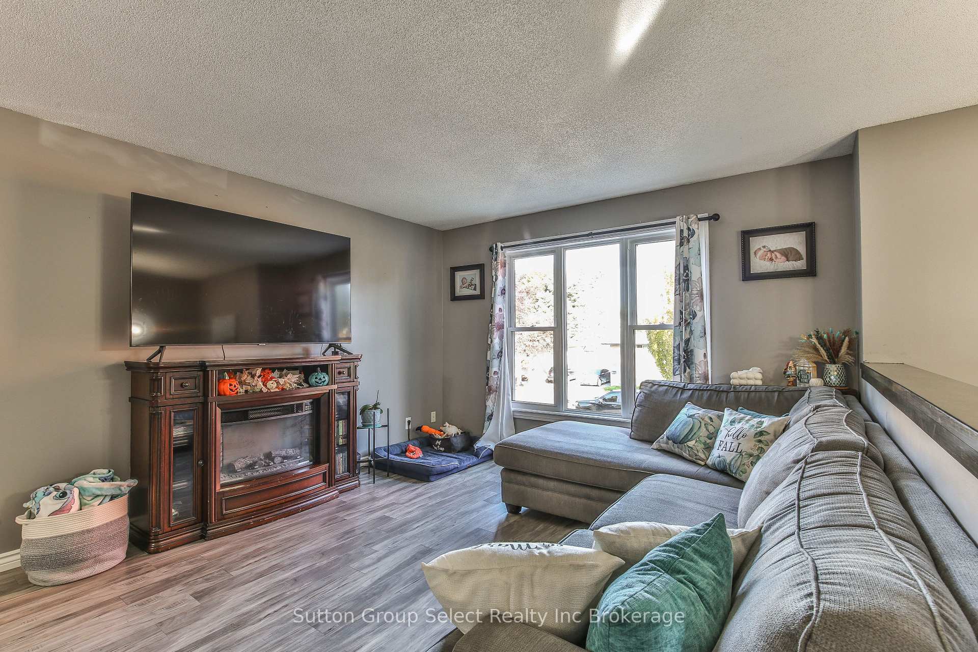 Photo 9 of 1126 Pearson Drive, Woodstock, Woodstock - North — HOMEH