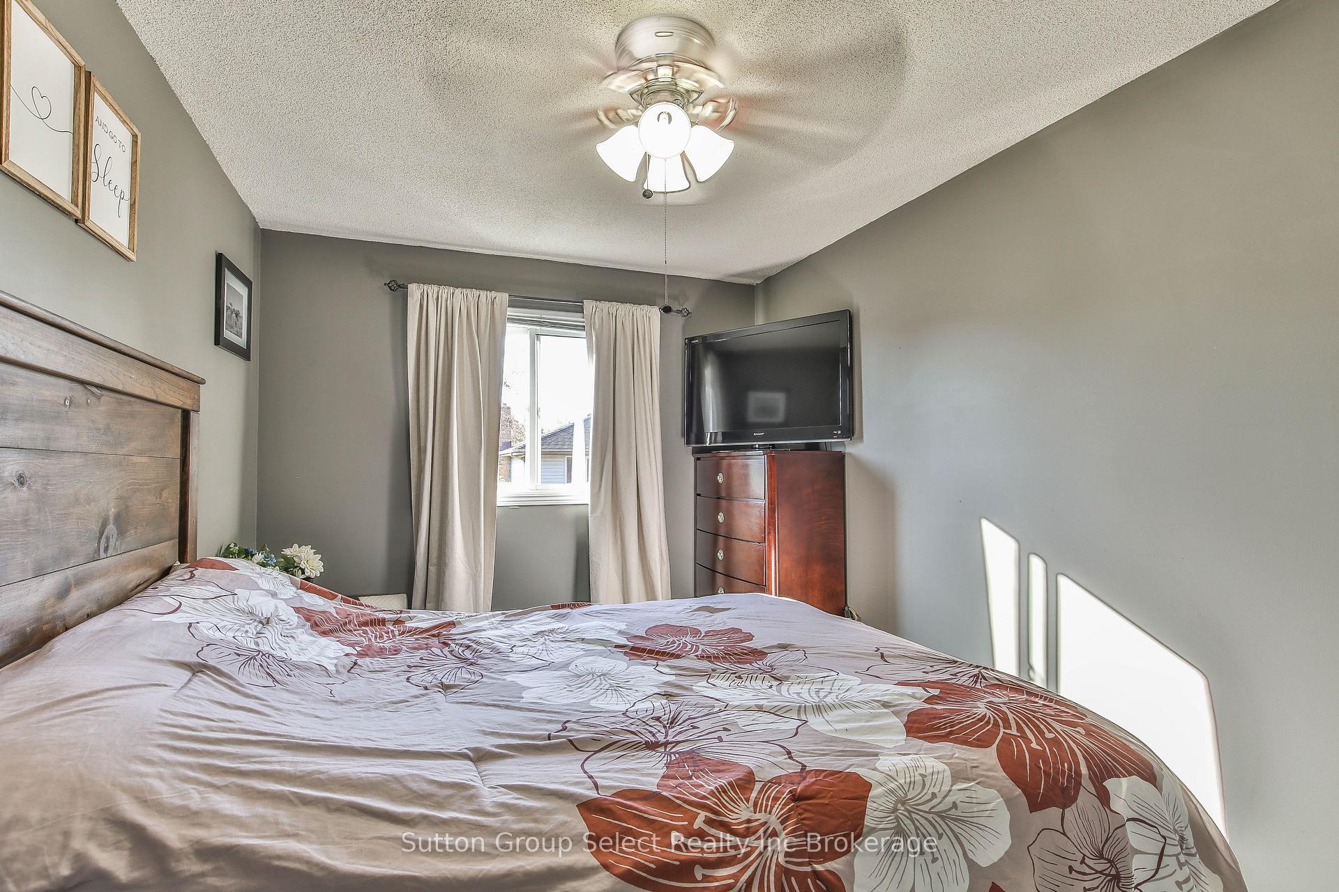 Photo 11 of 1126 Pearson Drive, Woodstock, Woodstock - North — HOMEH