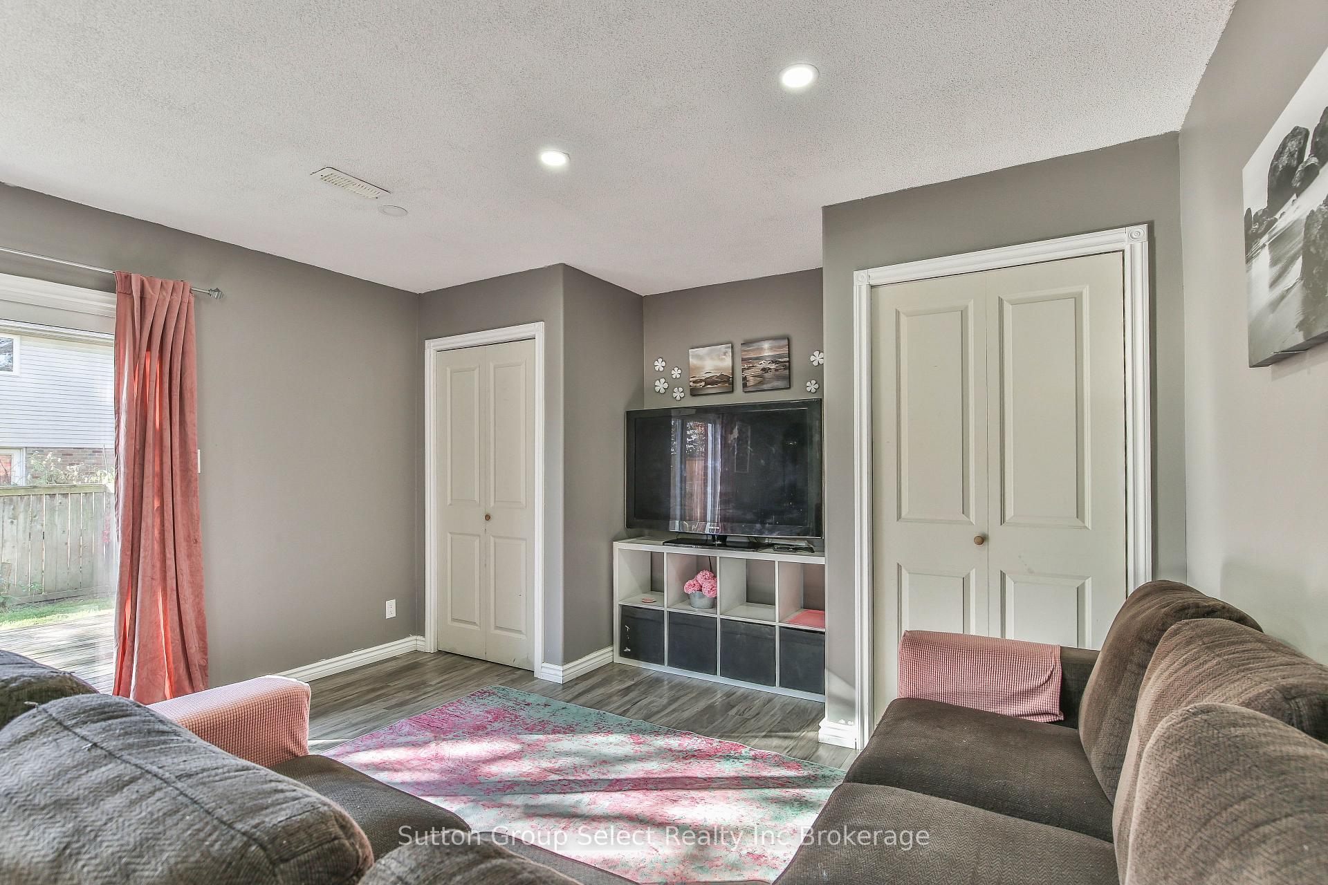 Photo 17 of 1126 Pearson Drive, Woodstock, Woodstock - North — HOMEH