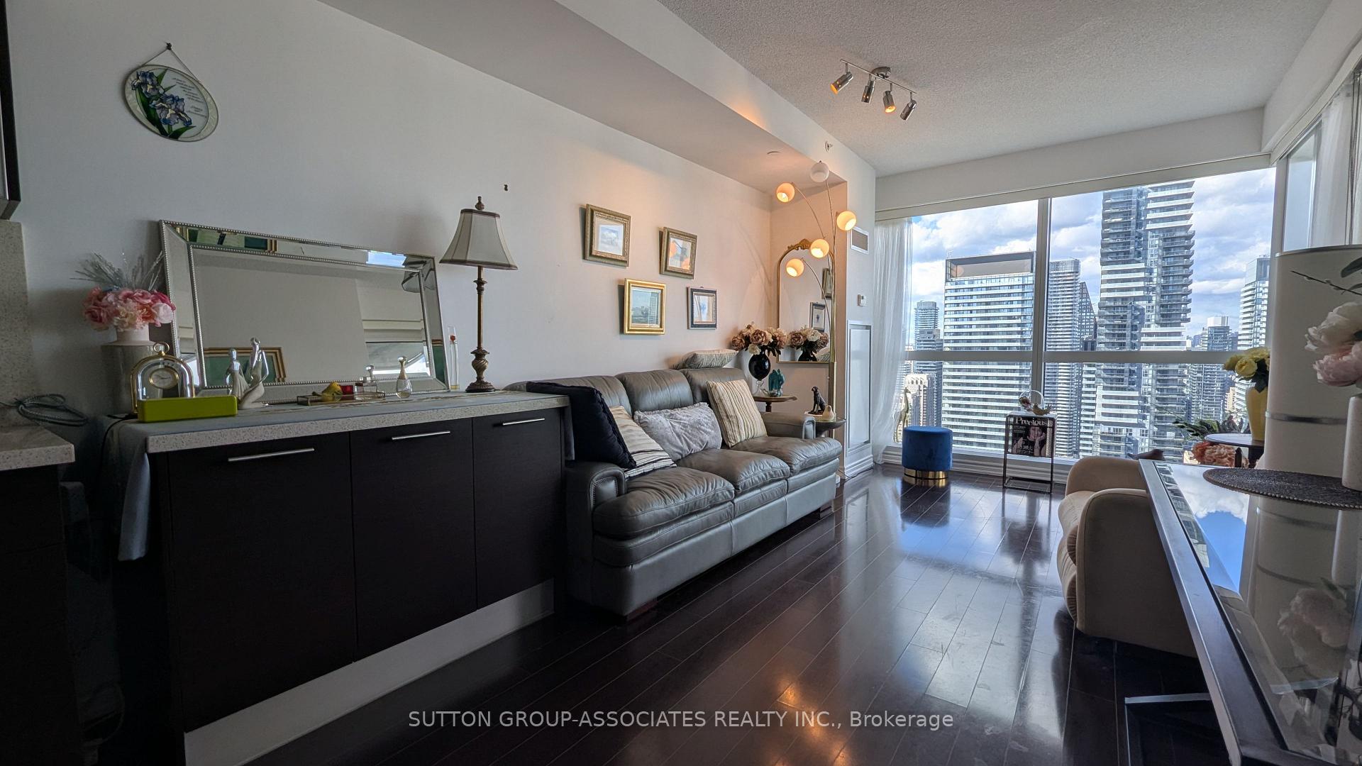 Photo 2 of Unit 4401, 386 Yonge Street, Toronto, Bay Street Corridor — HOMEH