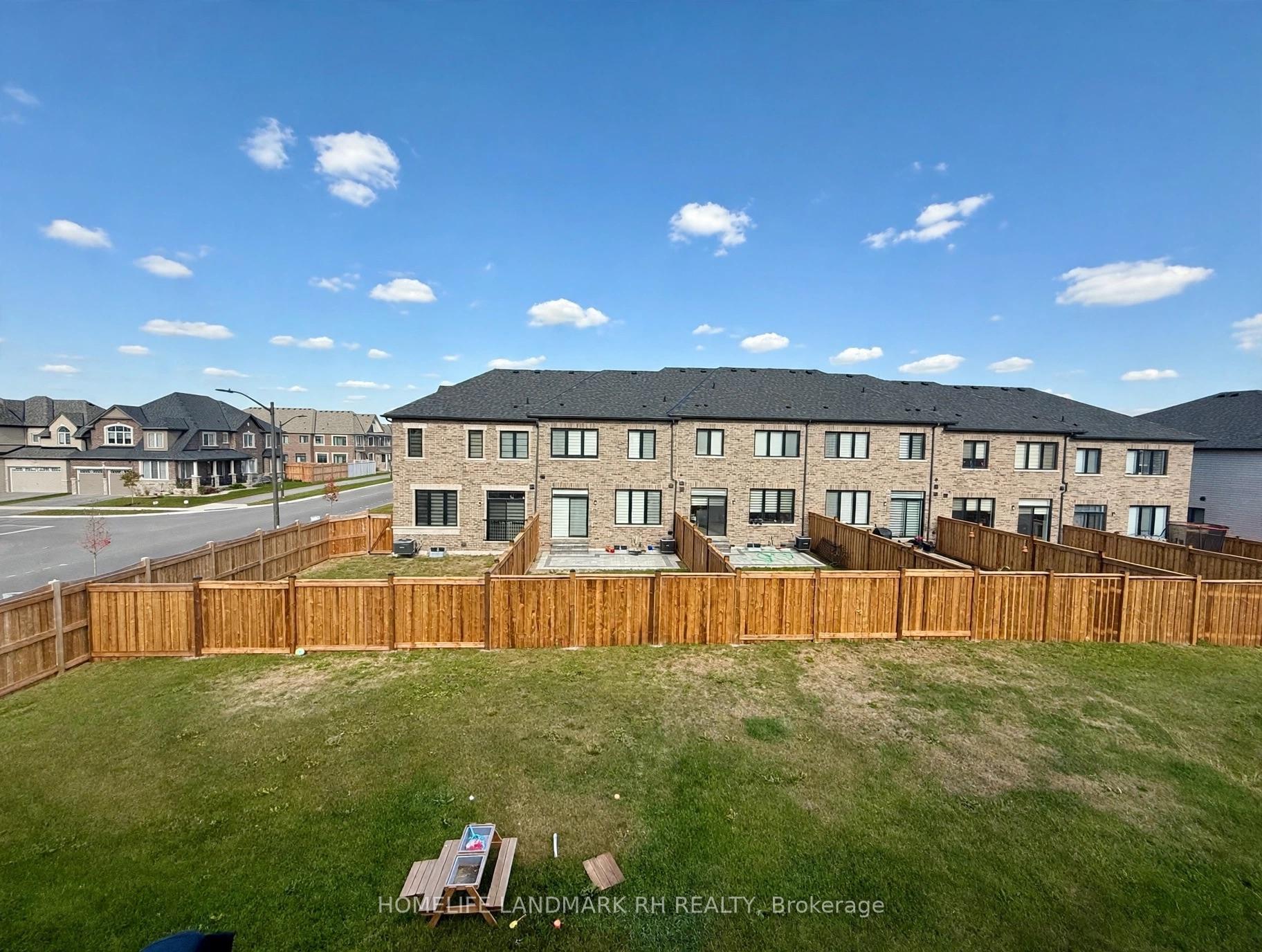 Photo 22 of 4 Bromfield Street, Whitby, Rural Whitby — HOMEH