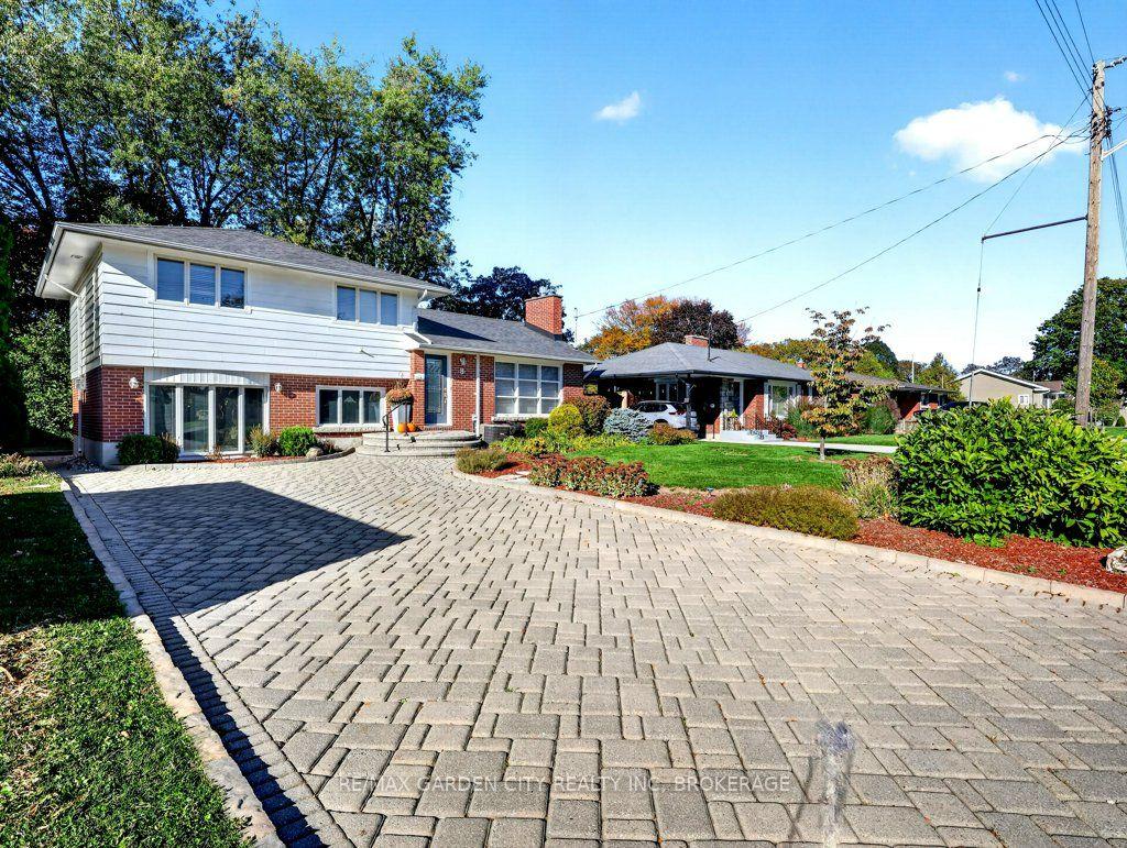 Photo 5 of 8 Agar Drive, St. Catharines, Vine/Linwell — HOMEH