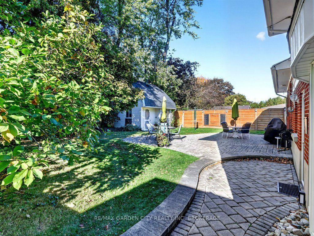 Photo 7 of 8 Agar Drive, St. Catharines, Vine/Linwell — HOMEH