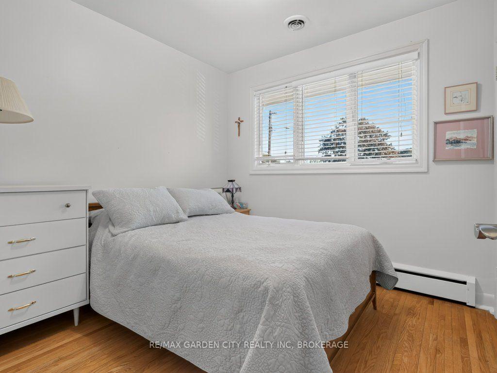 Photo 23 of 8 Agar Drive, St. Catharines, Vine/Linwell — HOMEH