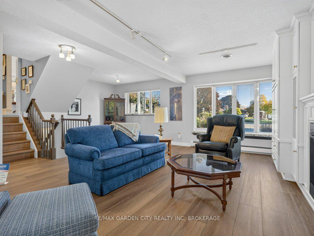 Photo 33 of 8 Agar Drive, St. Catharines, Vine/Linwell — HOMEH