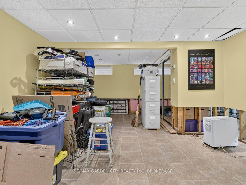 Photo 38 of 8 Agar Drive, St. Catharines, Vine/Linwell — HOMEH