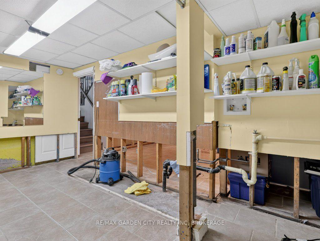 Photo 39 of 8 Agar Drive, St. Catharines, Vine/Linwell — HOMEH